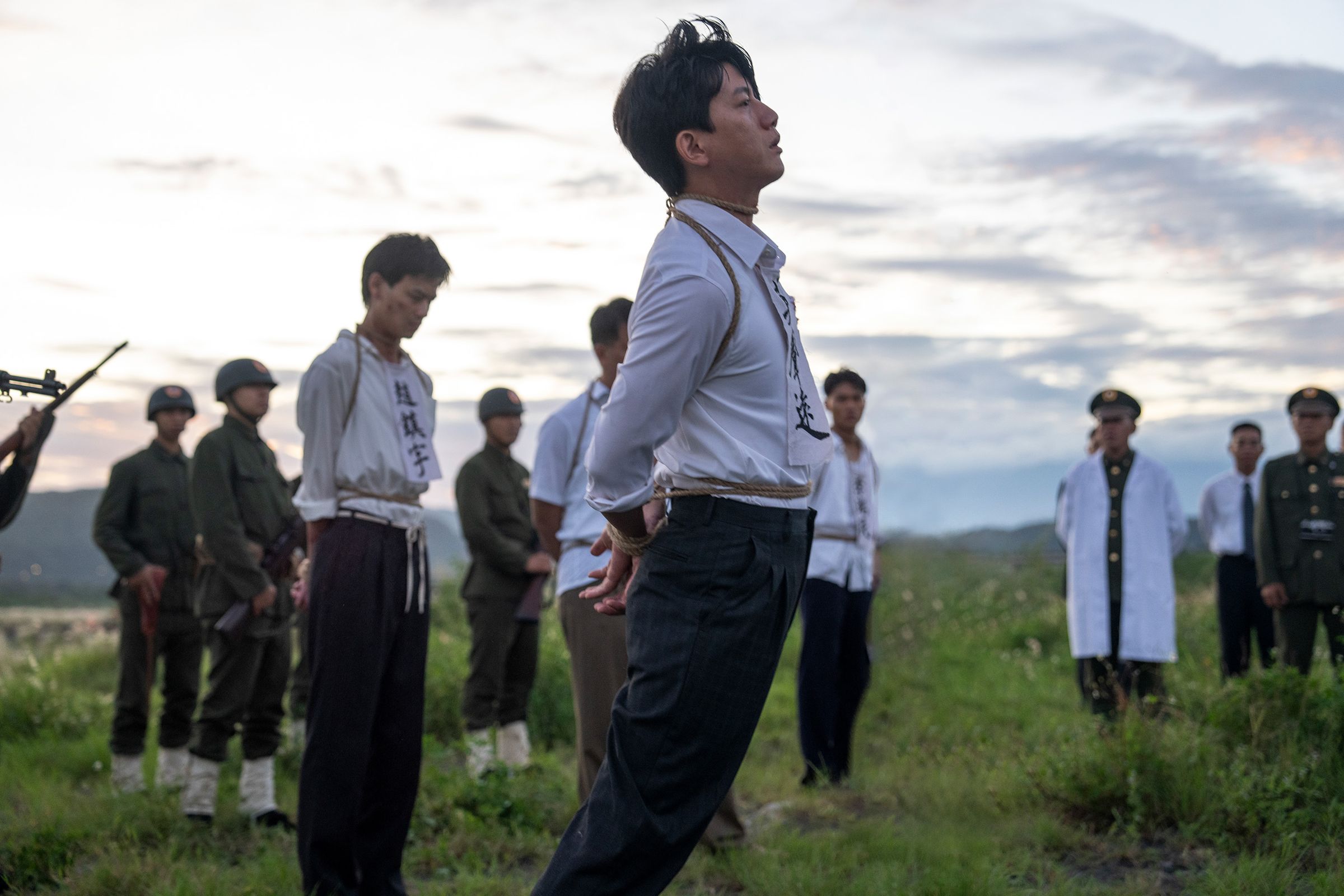 莫子儀飾演的角色莫聲遠遭槍決的戲碼,拍攝地點選在震撼而壯觀的火炎山。(本地風光提供)