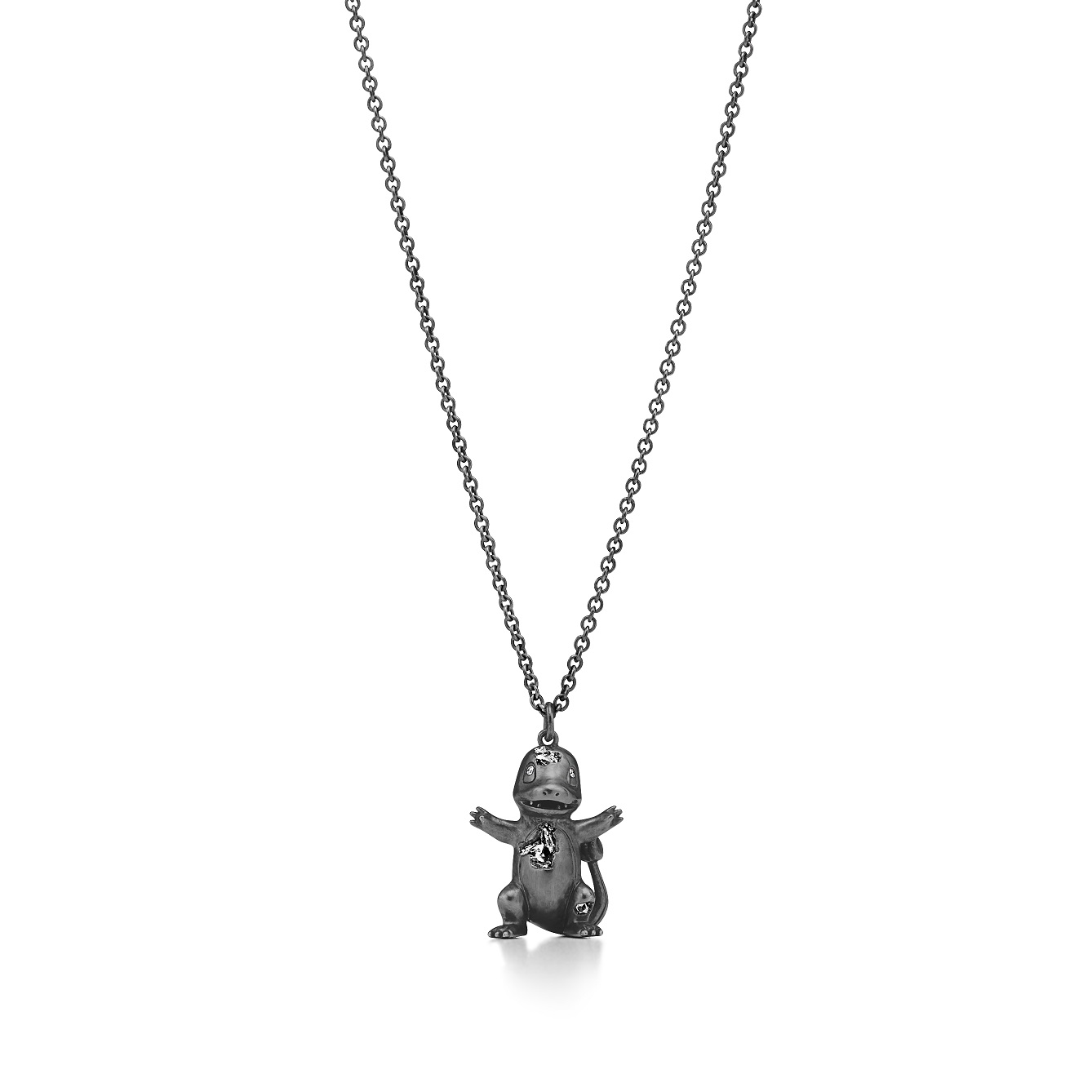 Tiffany & Arsham Studio & Pokémon聯名系列小火龍Charmander純銀鑲鑽鍊墜。（TIFFANY & Co.提供）