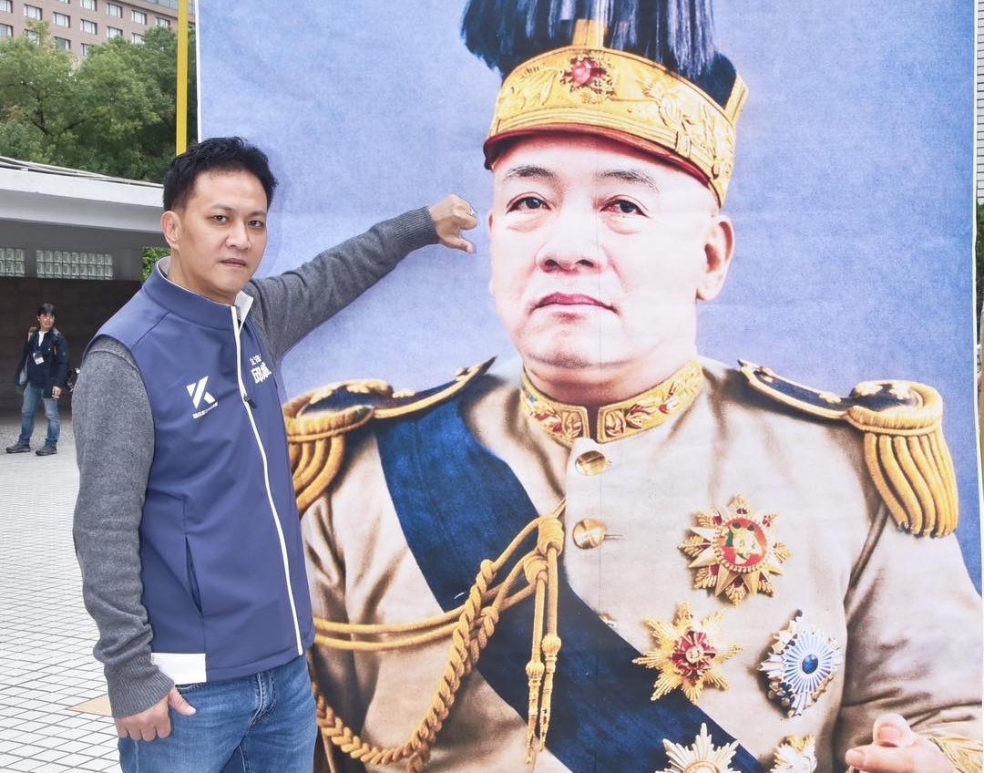 邱鎮軍批評執政賴清德政府把國家安全、產業命脈、外交空間與決策權，全部單押在美國身上！（翻攝自邱鎮軍臉書）