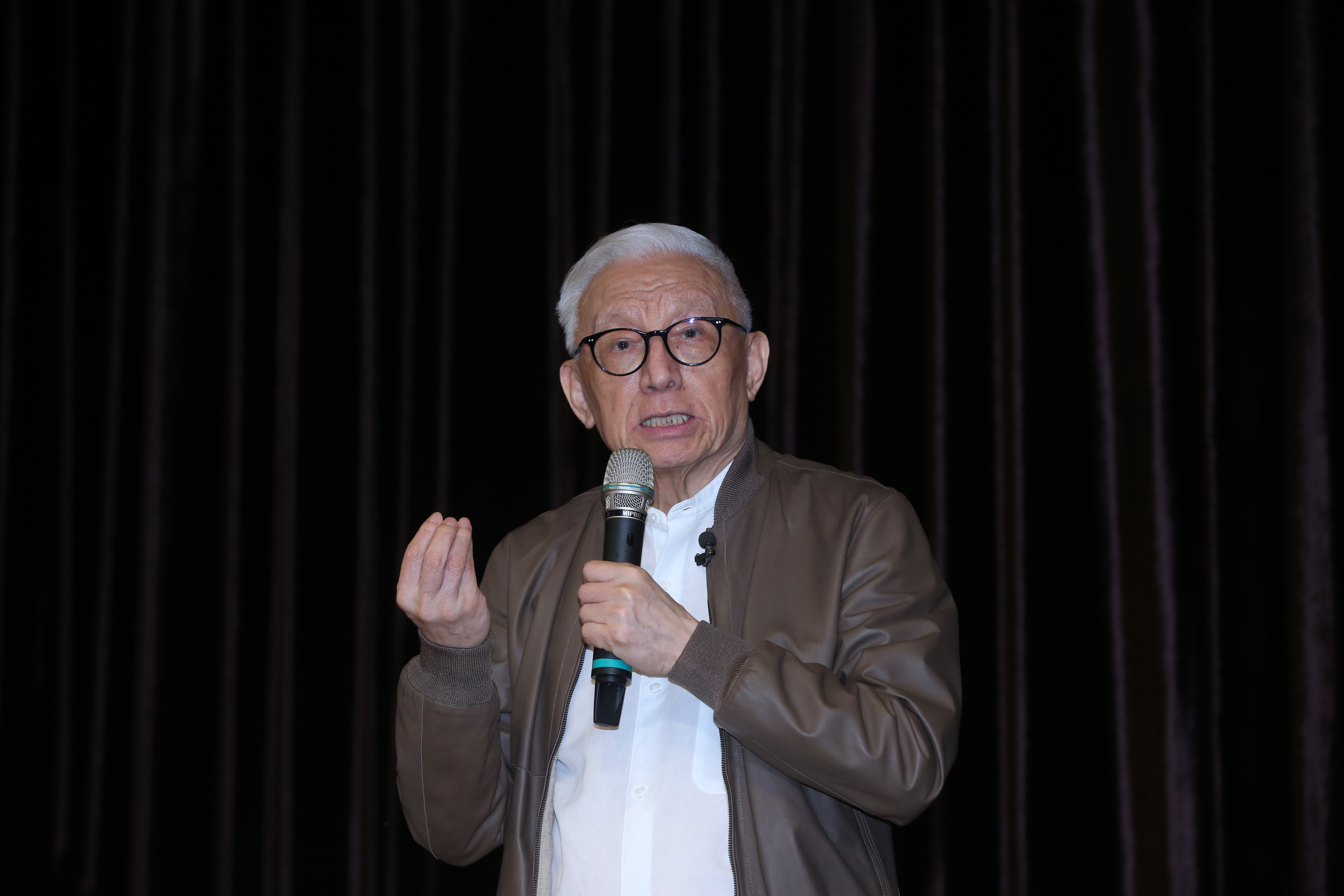 曹興誠表示這次光復鄉洪災捐款，他實在意興闌珊。（本刊資料照）