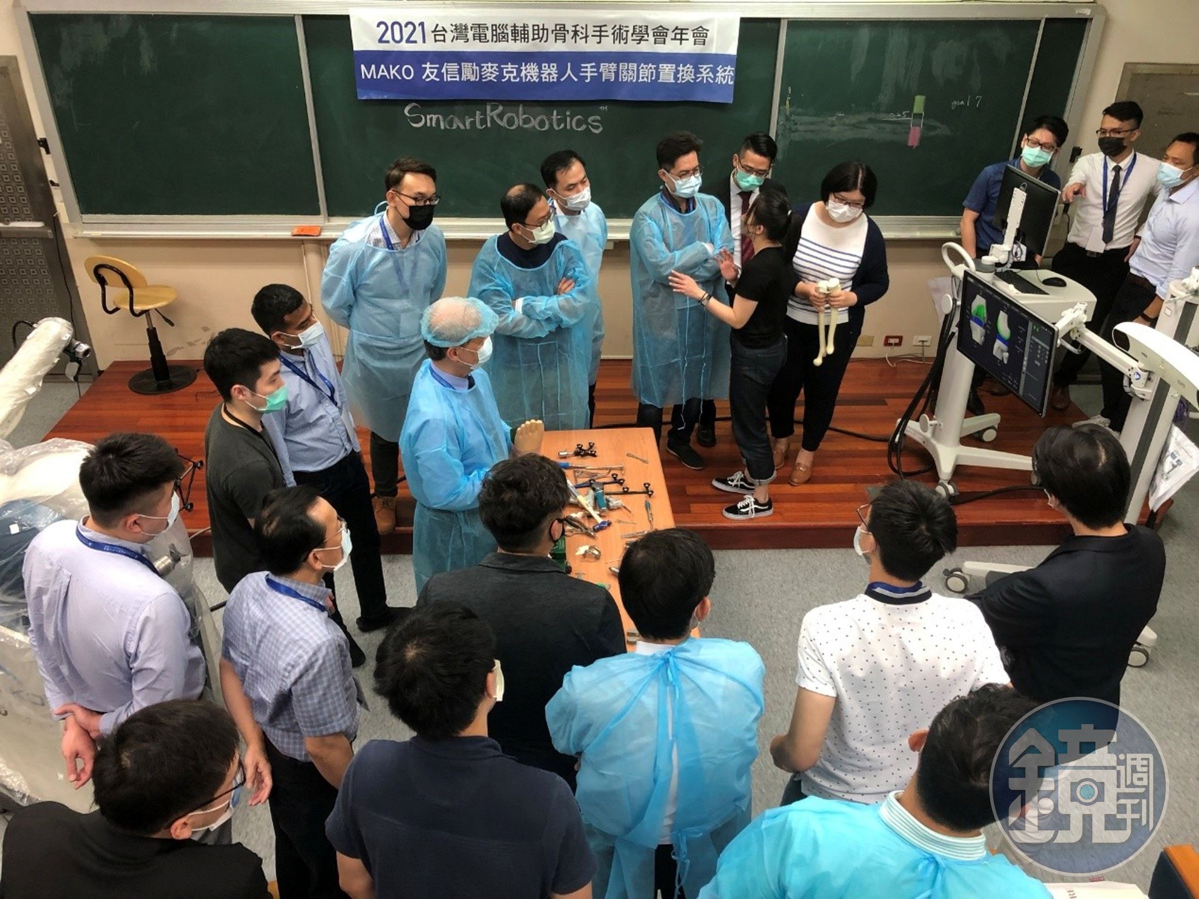 友信行代理置換膝關節的「MAKO機械手臂」後重金舉辦多場訓練。(讀者提供)