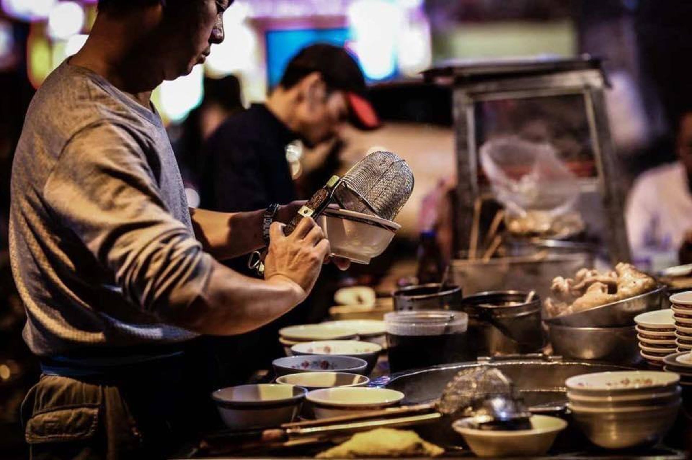 台北市蘭州街68年老麵店「華亭豬腳麵」將要熄燈了。（翻攝自臉書@華亭豬腳麵what a team）