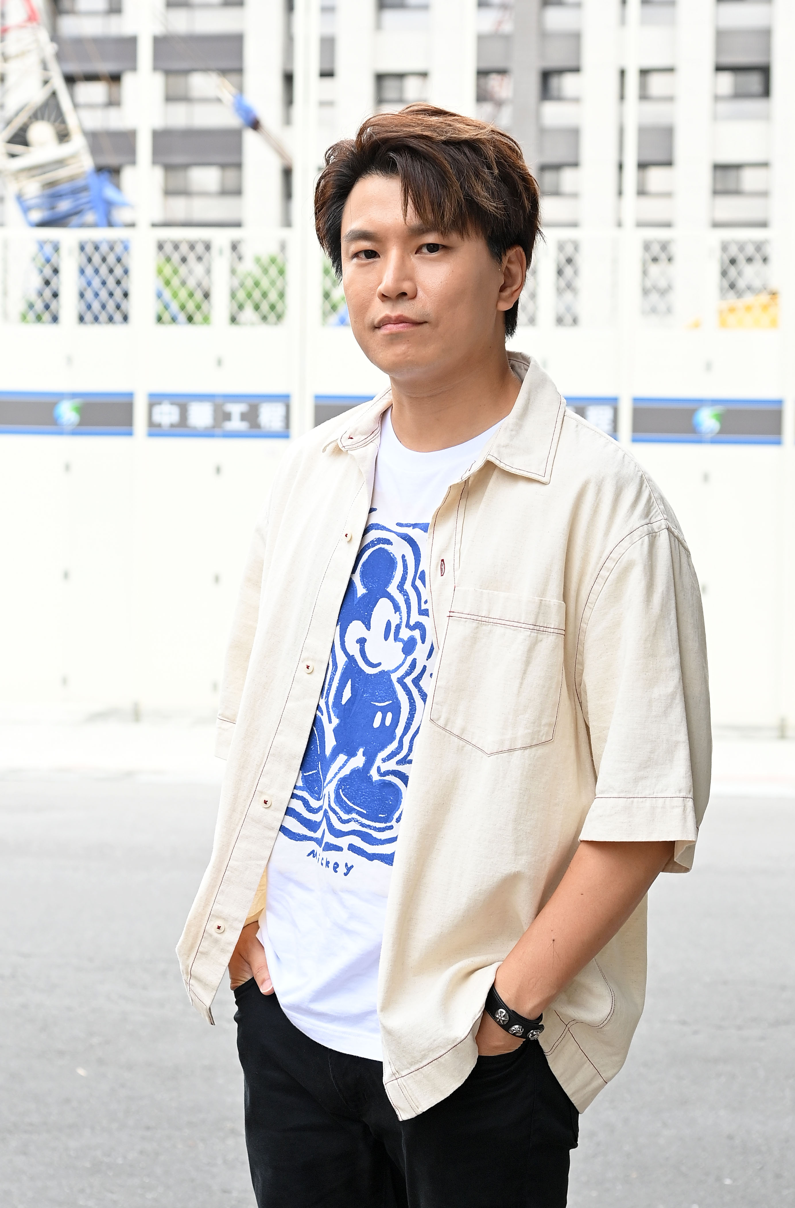 蕭景鴻笑說自己的性格比較像米可白劇中角色。（台視提供）