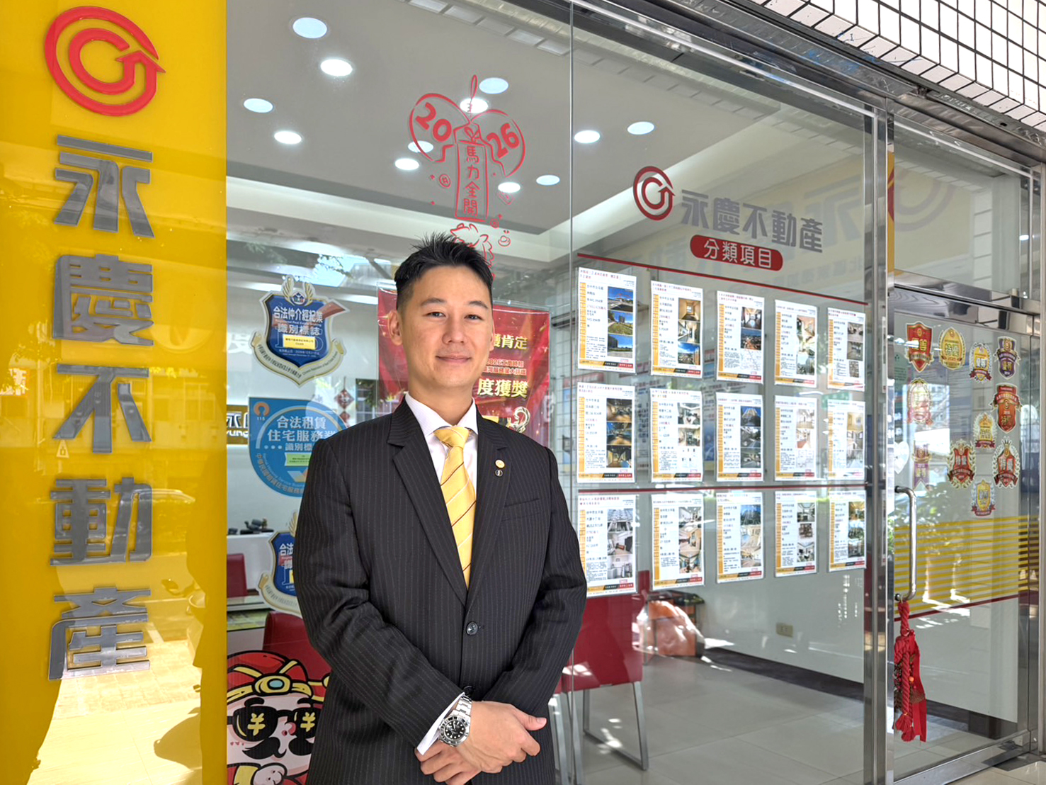 用同理心融化購屋焦慮！深耕台中北區多年的林恒君店長，在日常接待中主動宣導防詐知識，用實際行動守護每位客人的成家夢想。