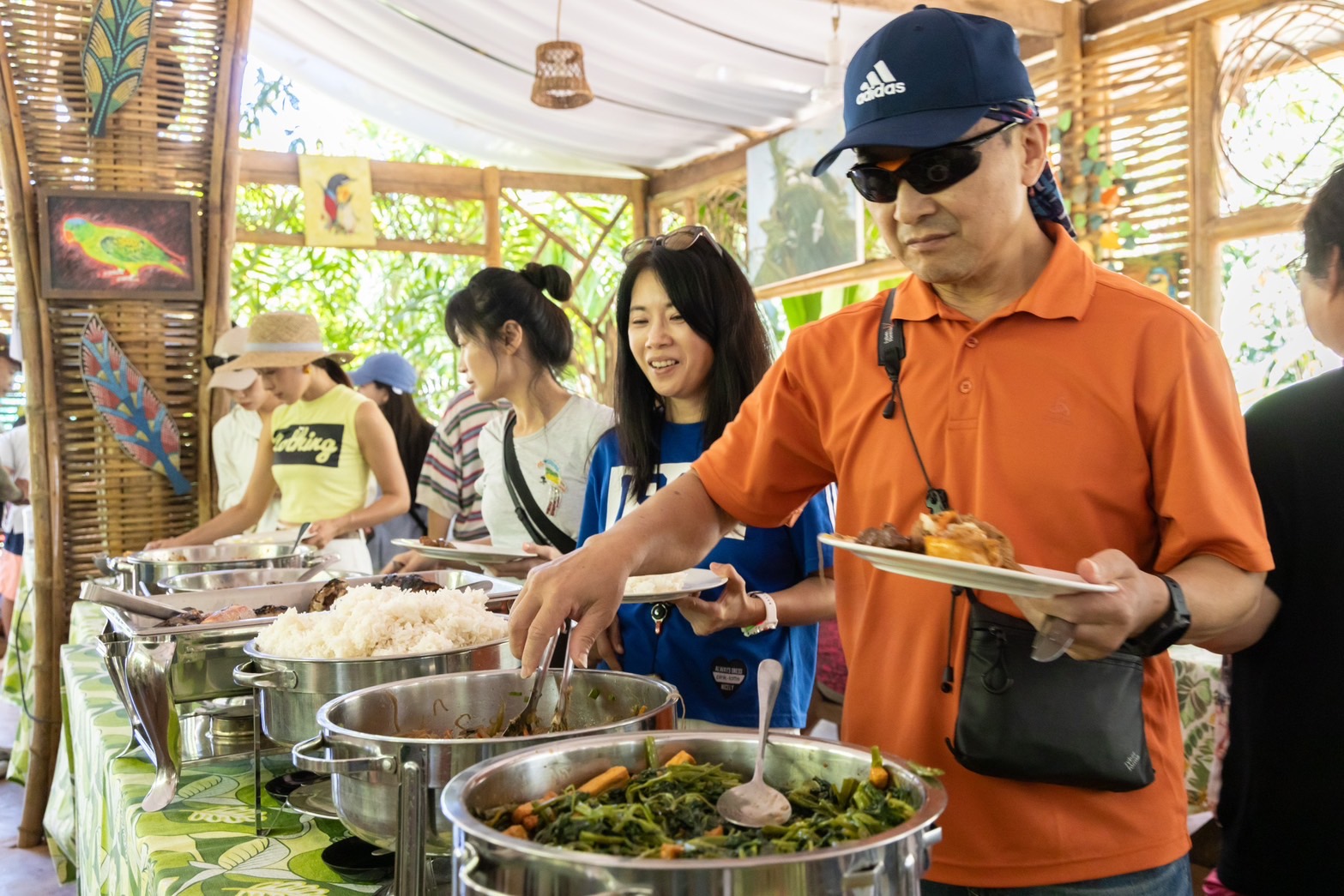 當地特色強烈的Cacaoyan  Forest Park  Restaurant，不僅吸引觀光客，也有不少菲律賓本地遊客特地前來。