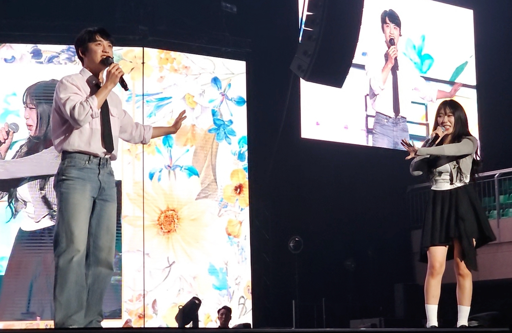 D.O.都敬秀讓李泳知站近一點卻被拒絕，李泳知說：「我不想死得太早。」（讀者提供）