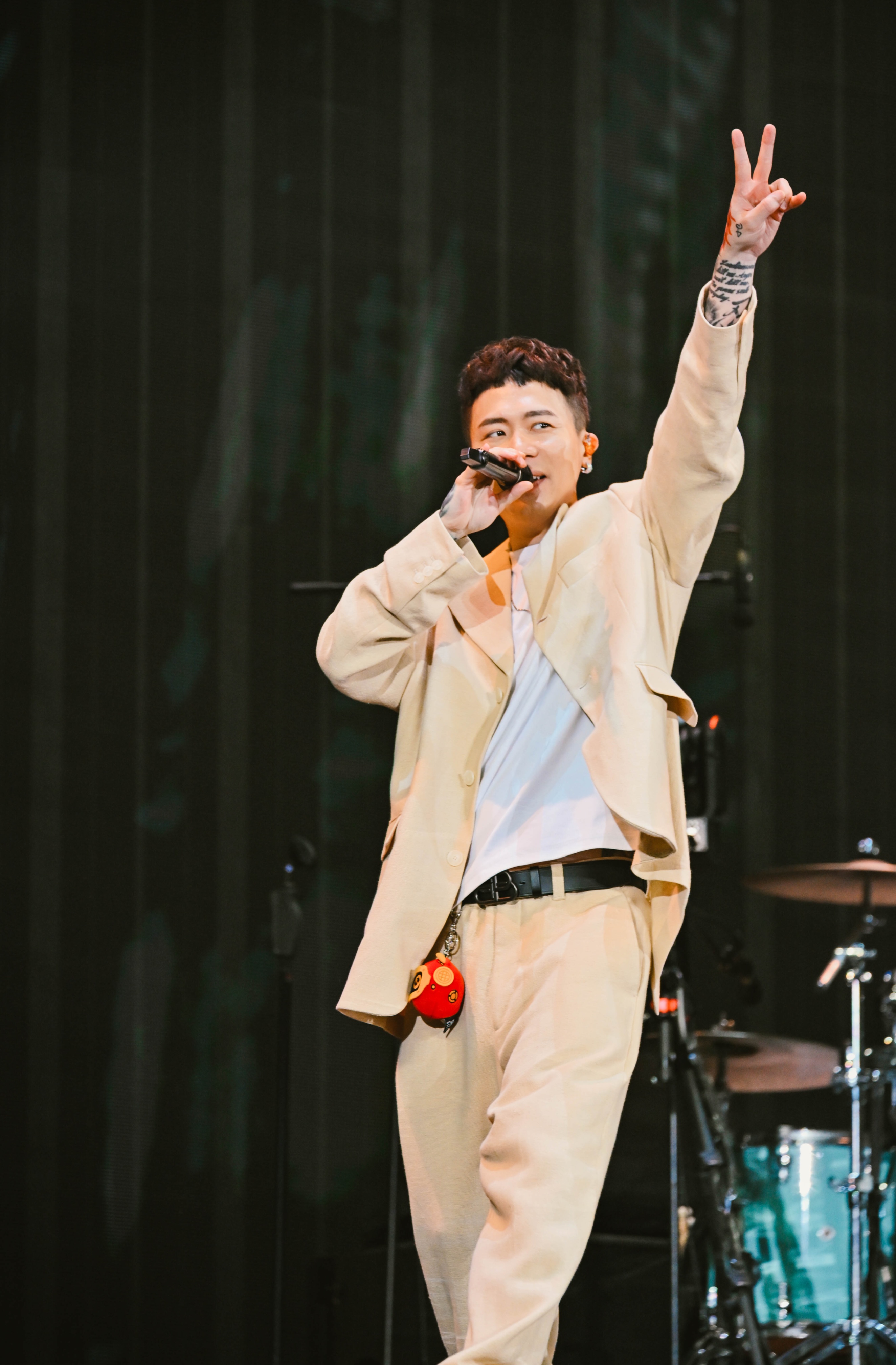 蕭秉治昨擔任五月天5525＋1《回到那一天》25週年巡迴演唱會開場嘉賓。（相信音樂提供）
