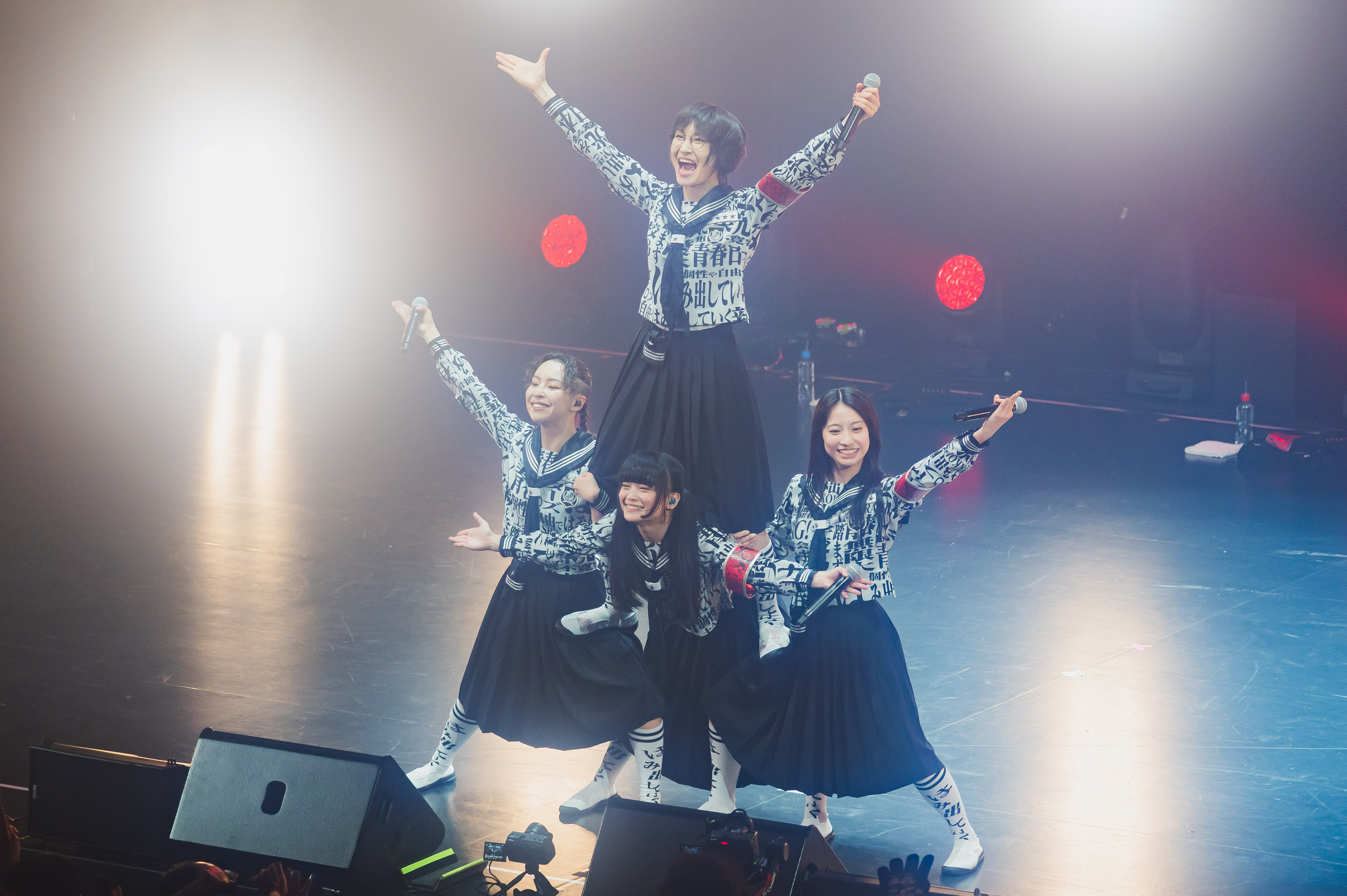 ATARASHII GAKKO！再度登上Zepp New Taipei舞台，跟觀眾玩成一團。（好玩專賣店提供）