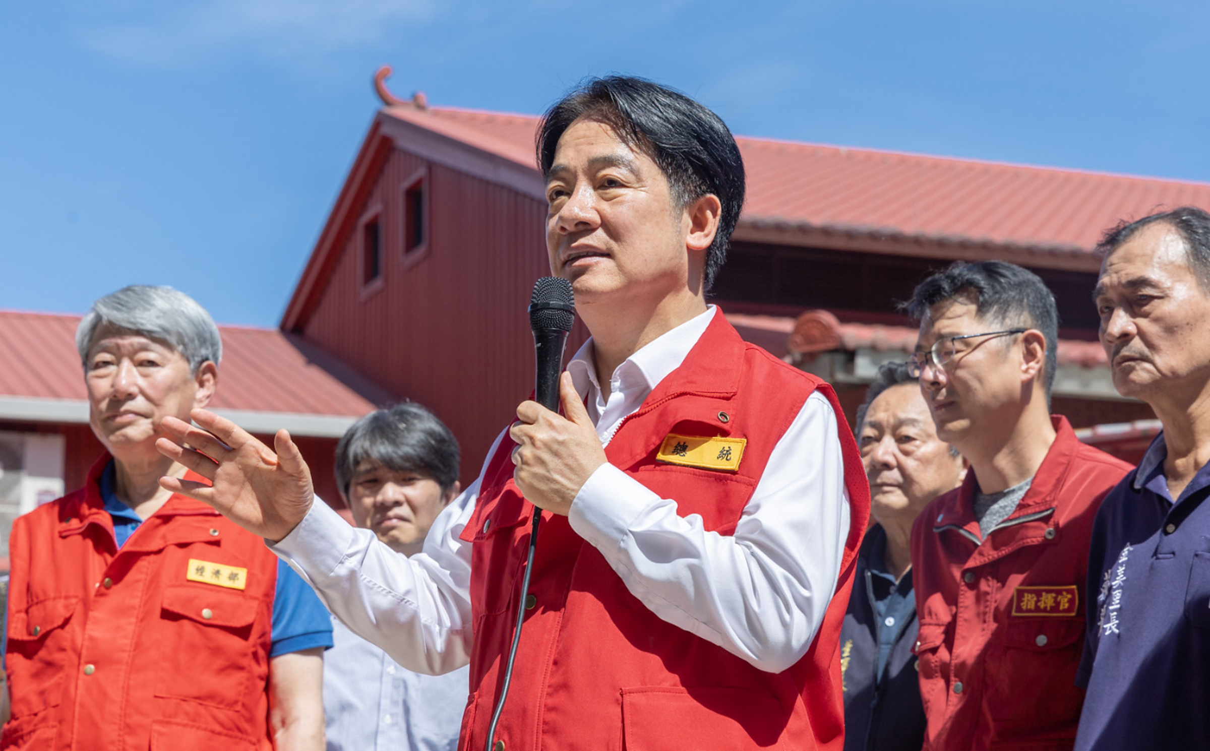 賴清德致詞時表示,稍早新北市長侯友宜、經濟部長郭智輝不約而同提到,此次是金山、萬里40年來最嚴重的淹水。(總統府提供)
