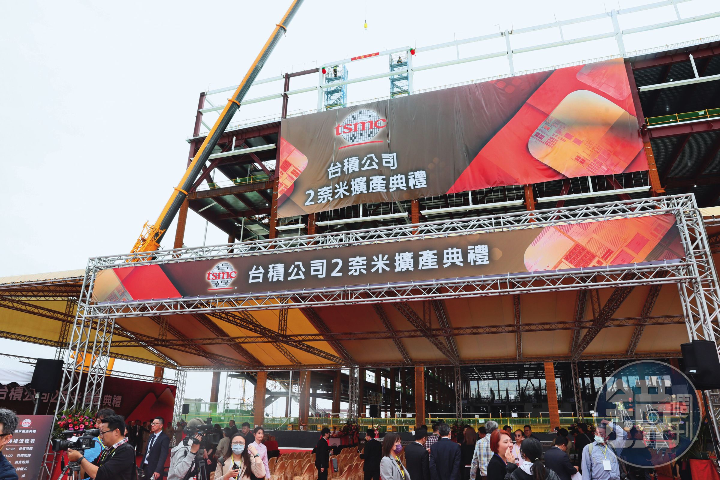 AI需求太強,2奈米訂單爆滿,台積電正在台灣加碼擴建中。