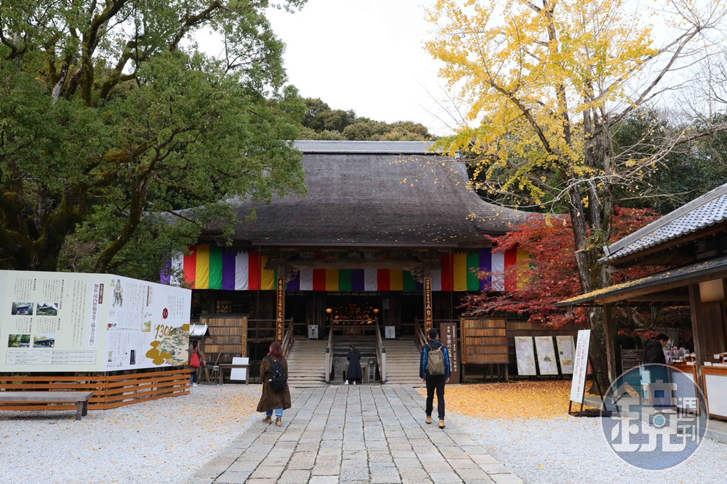 竹林寺主殿供奉掌管智慧的文殊菩薩。