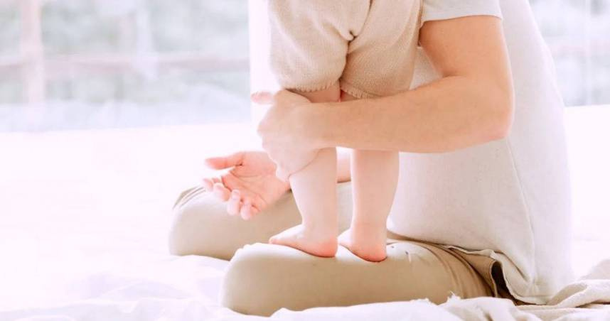 日本一名40歲人妻與老公育有一雙兒女，卻沒想到對方相機裡竟有滿滿女兒從小到大的裸照。示意圖。（翻攝自Pexels）