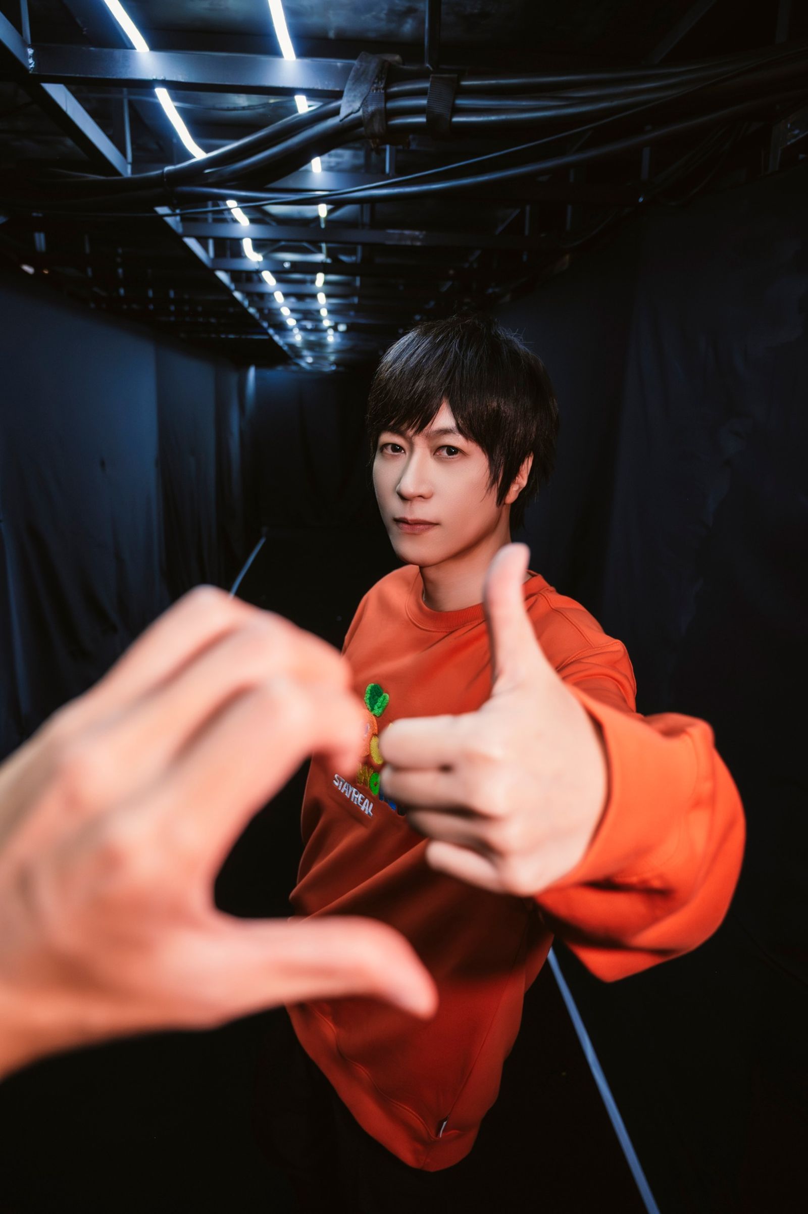 阿信不但為《F☆FOREVER 恒星之城巡迴演唱會》擔任總策劃，還包辦新歌。（翻攝相信音樂FB）