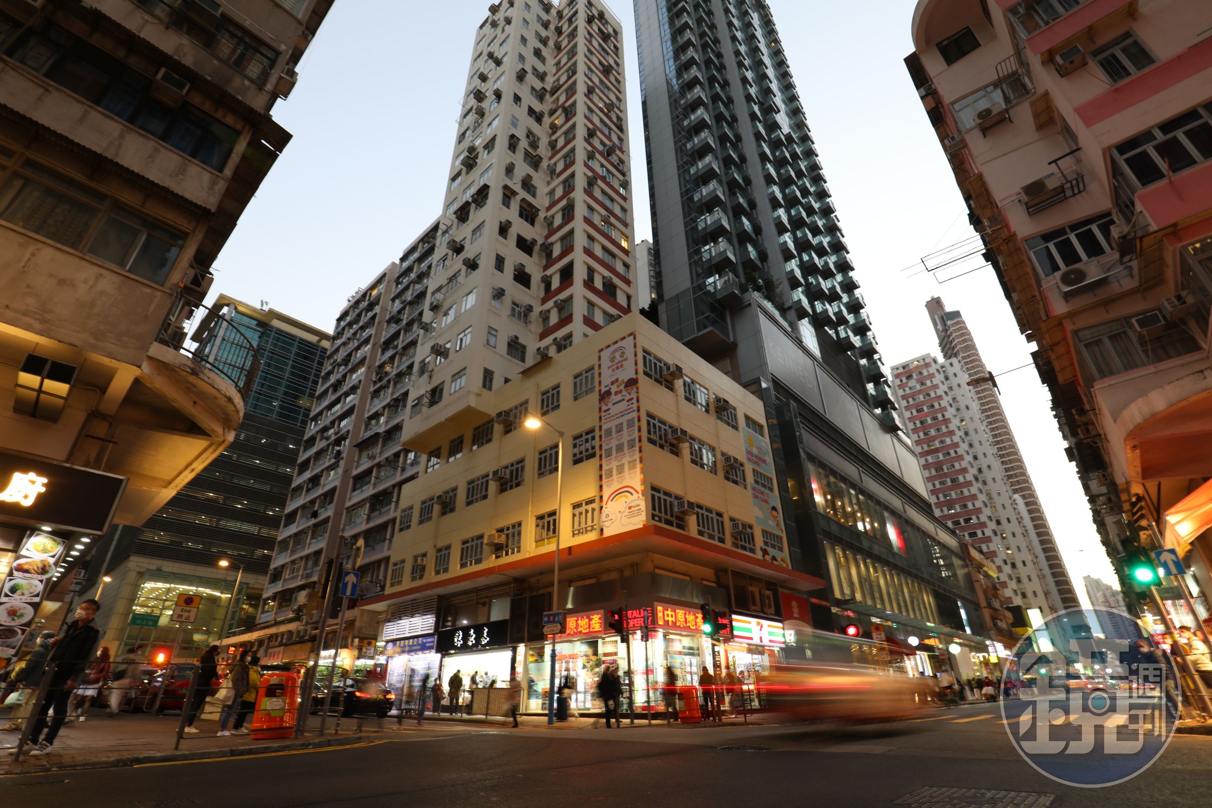 去香港享受美食，與其跟著一般的食評，不如跟著在地香港名廚的美食名單，才能深入市井，吃到真正好味道。