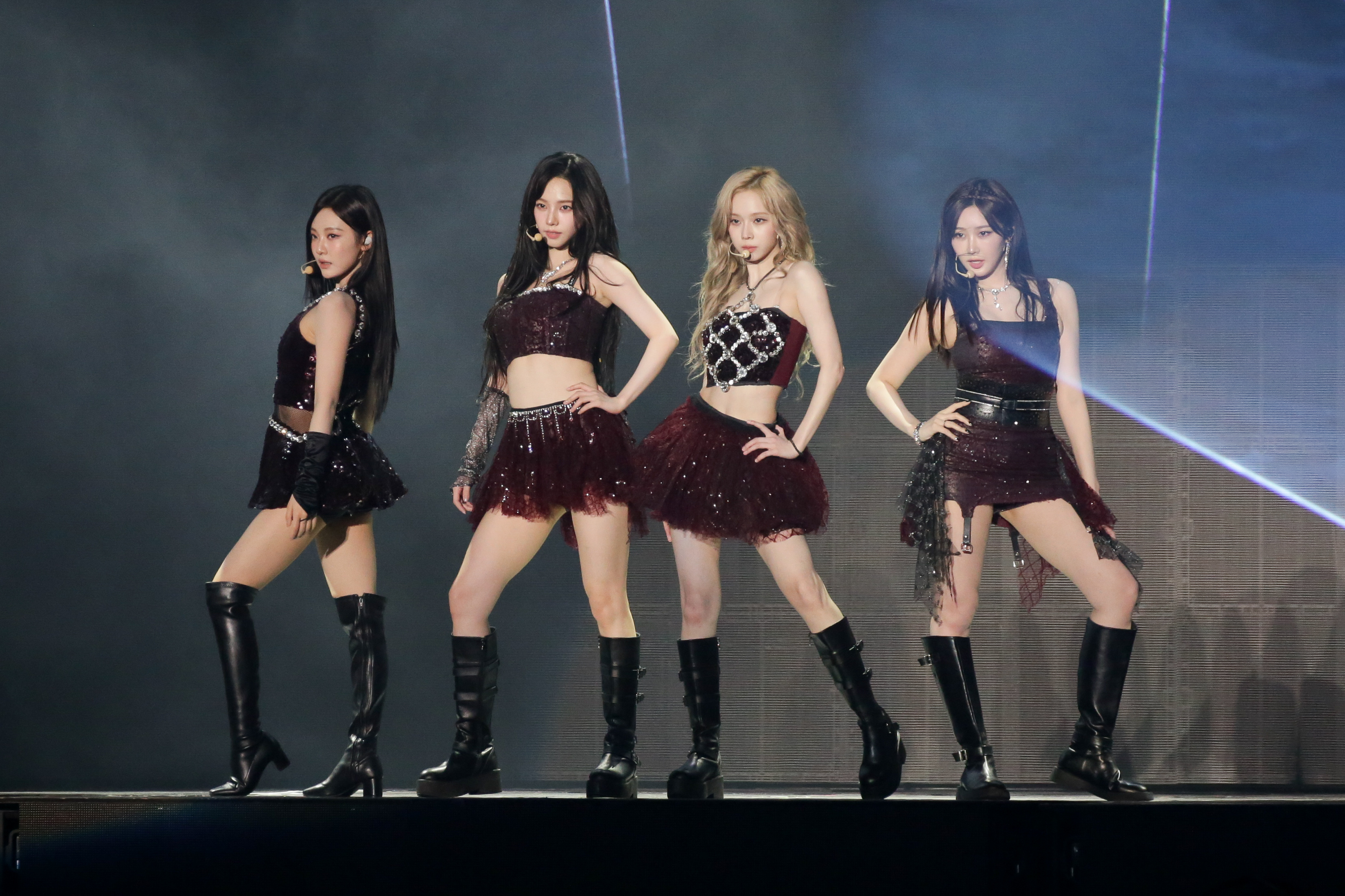 韓國女團aespa在林口體育館一連三天開唱，粉絲嗨爆了。