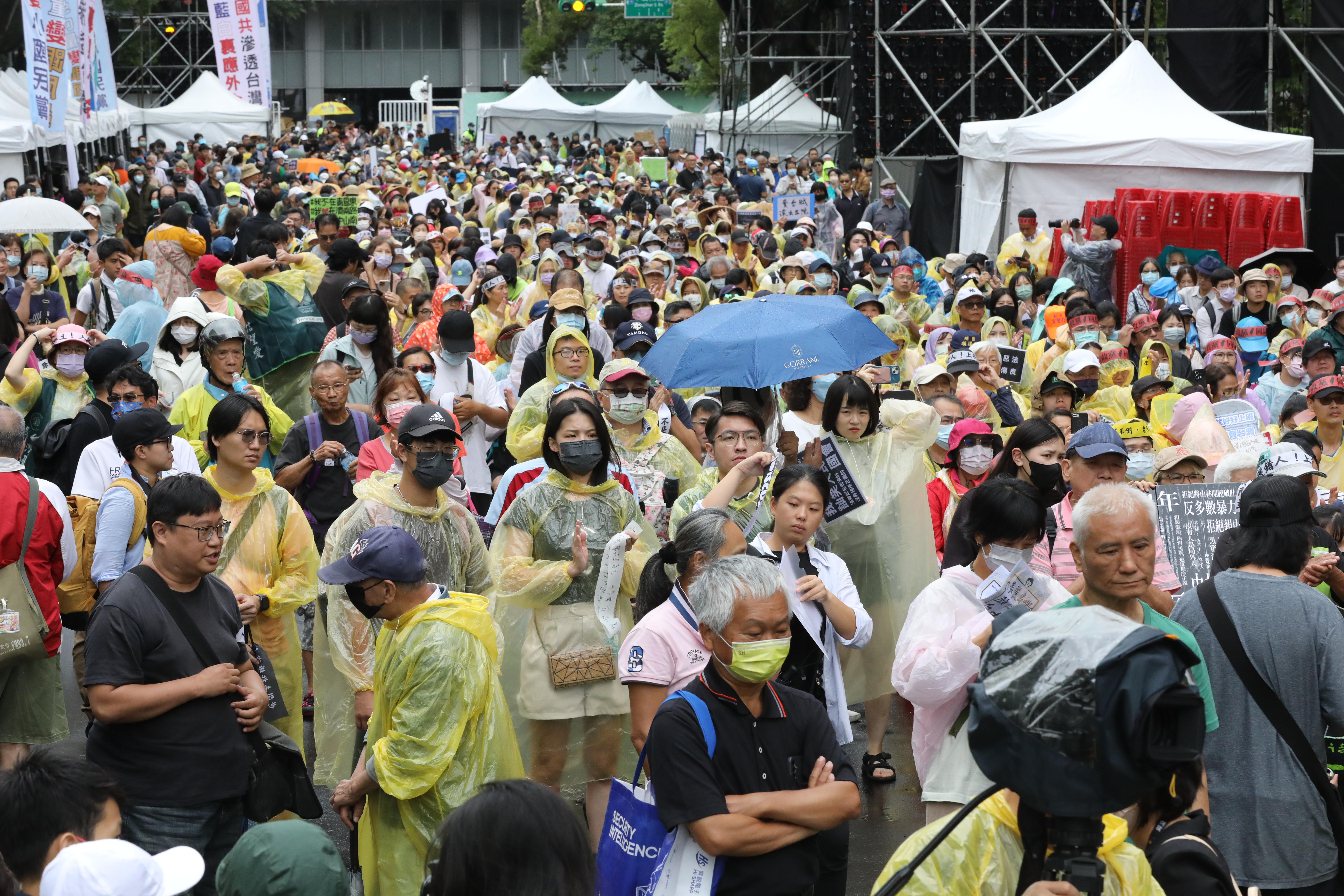 因反國會職權修法，「青鳥行動」528再次於立院外集結。