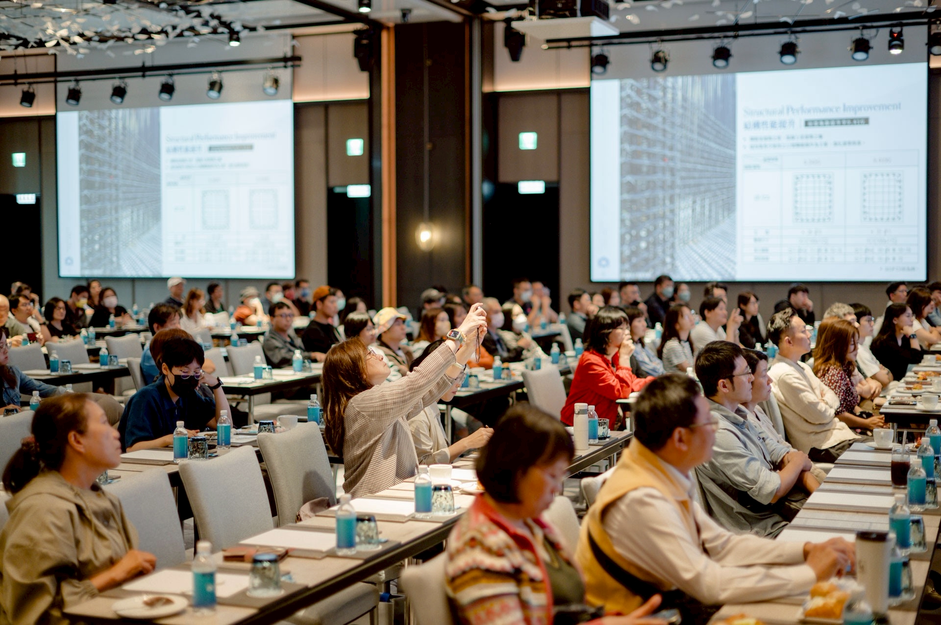 預售屋解約潮風暴將襲，消基會示警，台灣預售屋市場正面臨一場前所未有的風暴。圖為交屋說明會。（示意圖／翻攝自南悅樂田臉書粉專）