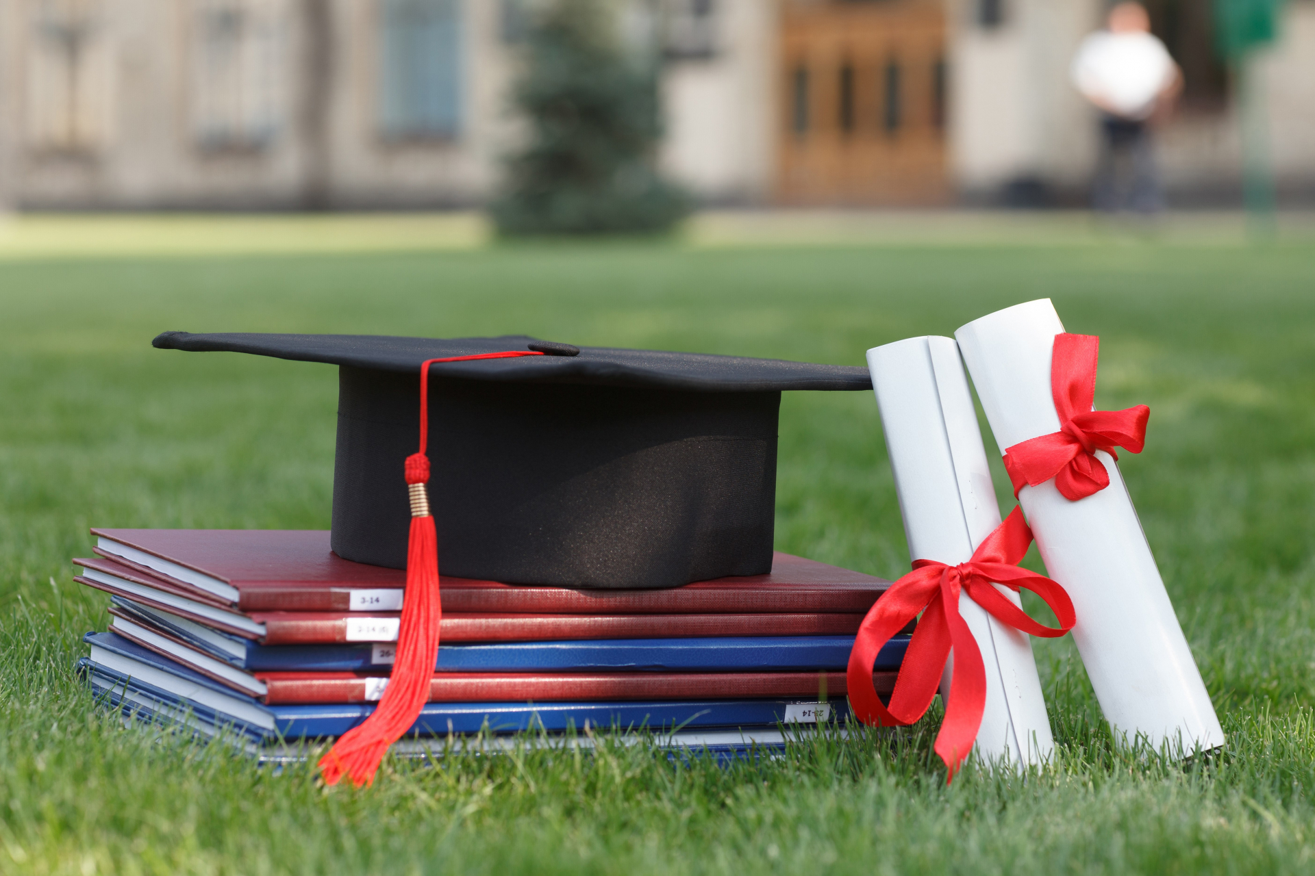 美國研究顯示部分研究所學位對加薪無用處，可能還反倒背一身債務。（示意圖，photoAC）