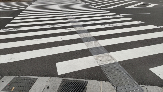 桃園市一名66歲陳姓老翁走斑馬線，仍遭撞死。（翻攝自photoAC）