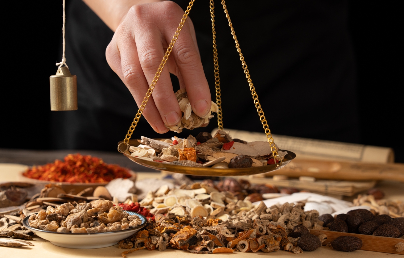 喝中藥期間別亂吃！這7大食物、飲品可能讓你白吃一場。（示意圖／東方IC）