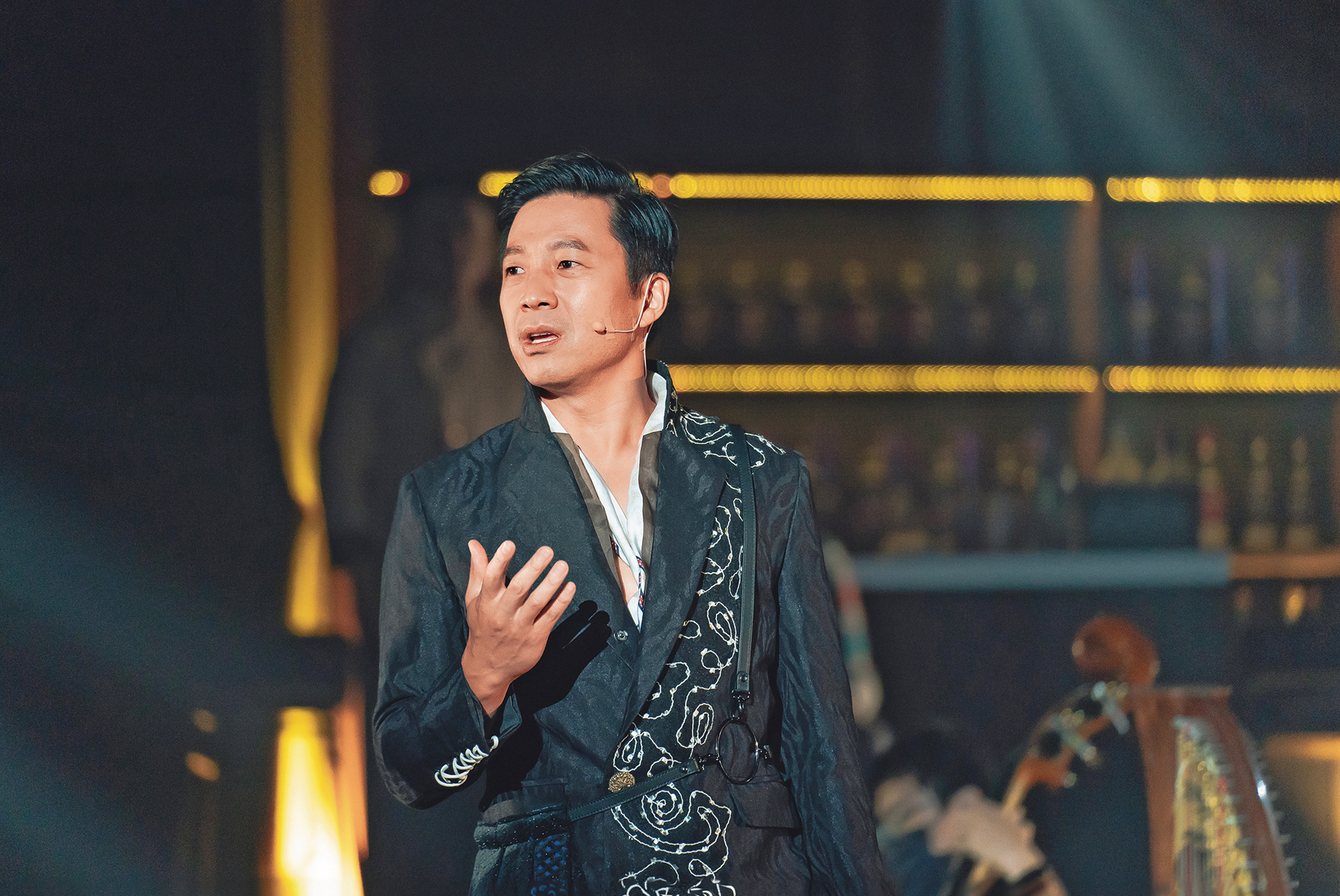 《囍宴音樂劇》主創之一、台裔美籍百老匯演員楊呈偉曾來台演出《夢幻愛程The Fantasticks》。(華文環藝提供)