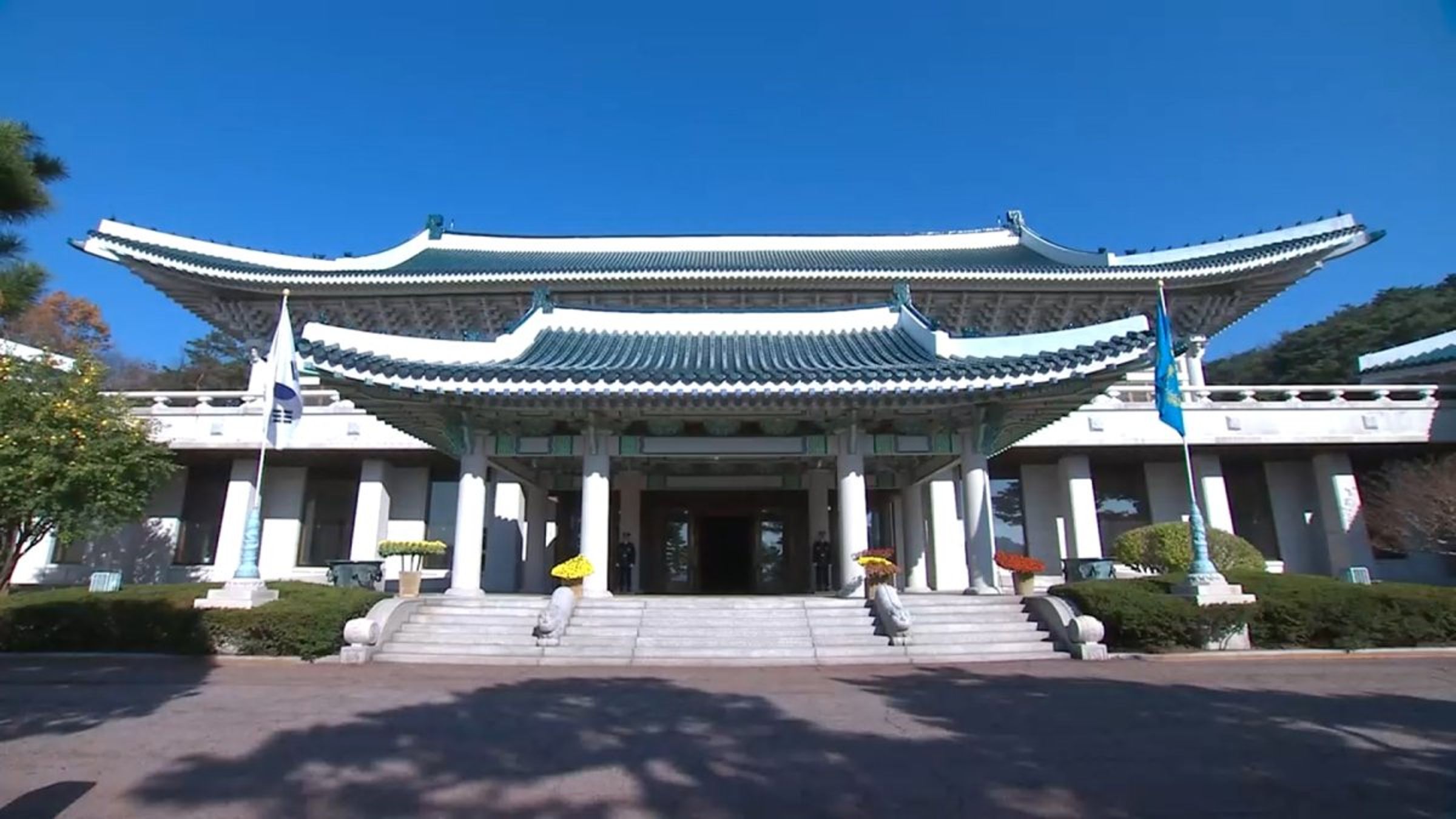 南韓青瓦台未正面回應川普要求，僅表示將綜合考量韓半島的防衛態勢與國內法相關程序後再行研議。（翻攝自韓聯社）