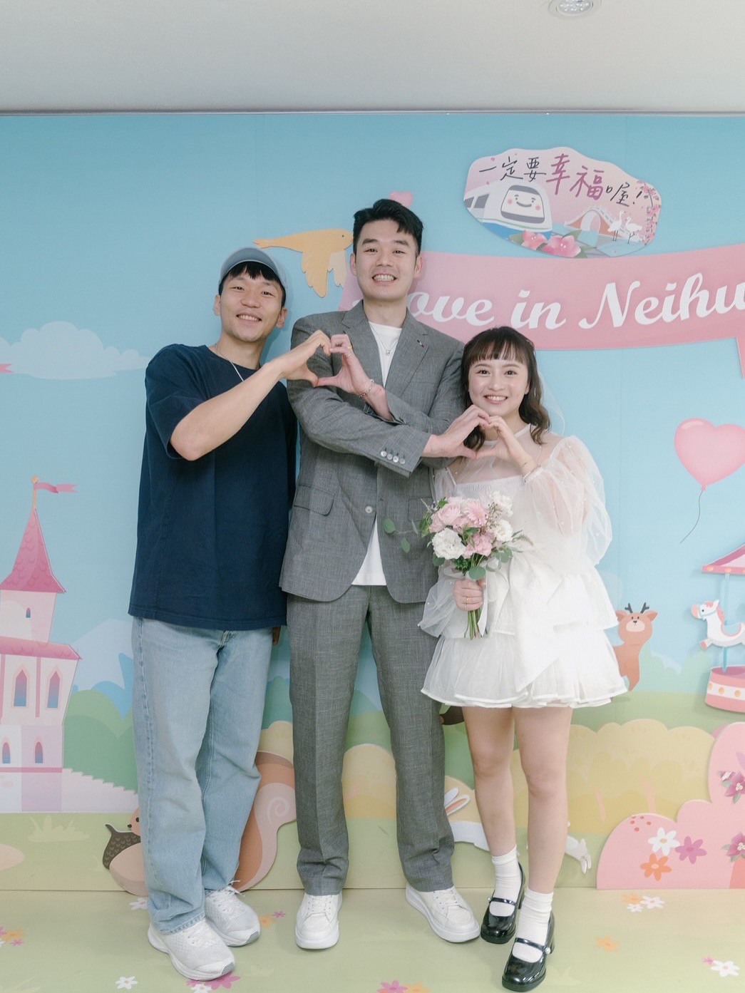 李洋見證大寶貝結婚，開心表示「未來齊麟交給詩媛來守護。」（翻攝自李洋/Lee Yang臉書）