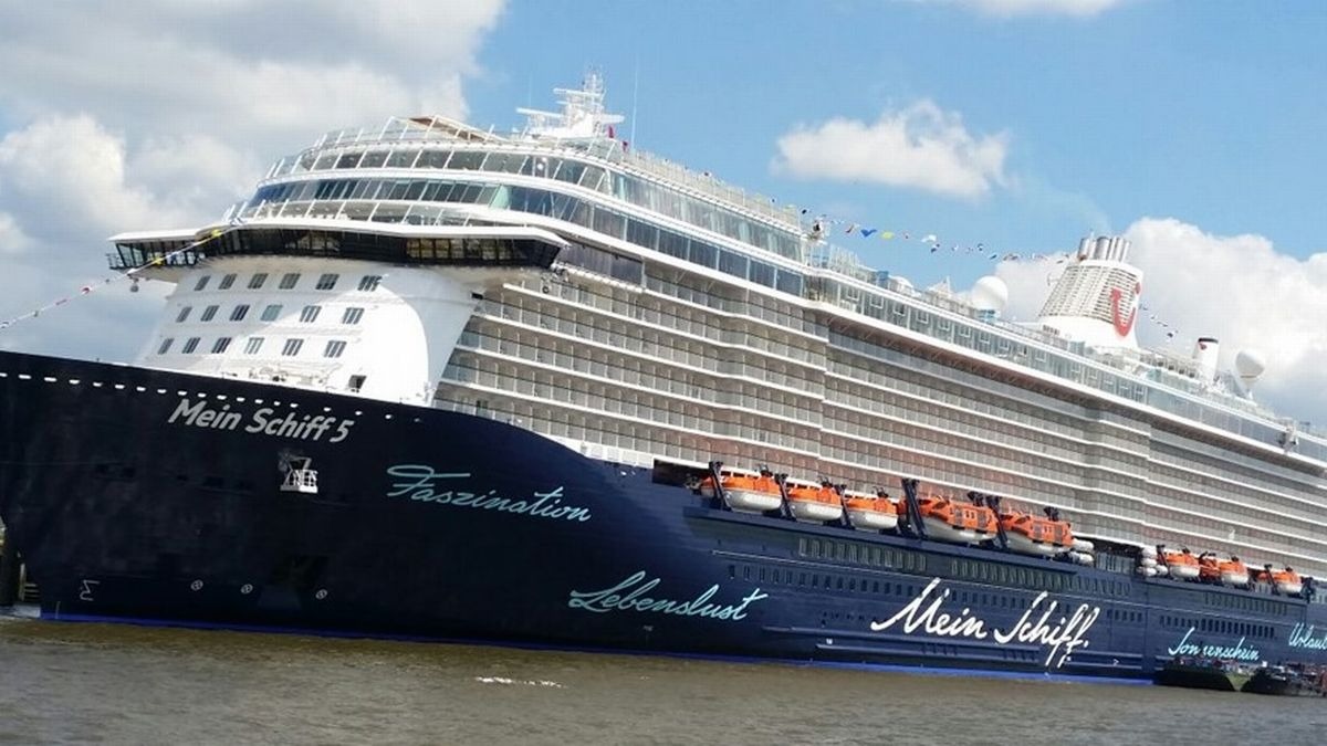 郵輪之旅好浪漫，夫妻做愛響徹雲霄激怒船長！只玩1天就被趕下船滯留島國。（翻自《鏡報》）