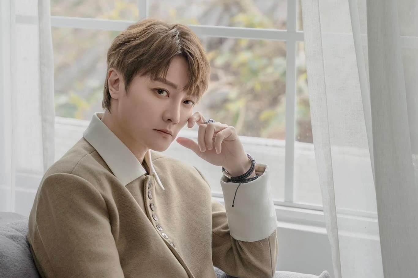 阿沁赴警局配合相關檢驗。（翻攝自阿沁臉書）