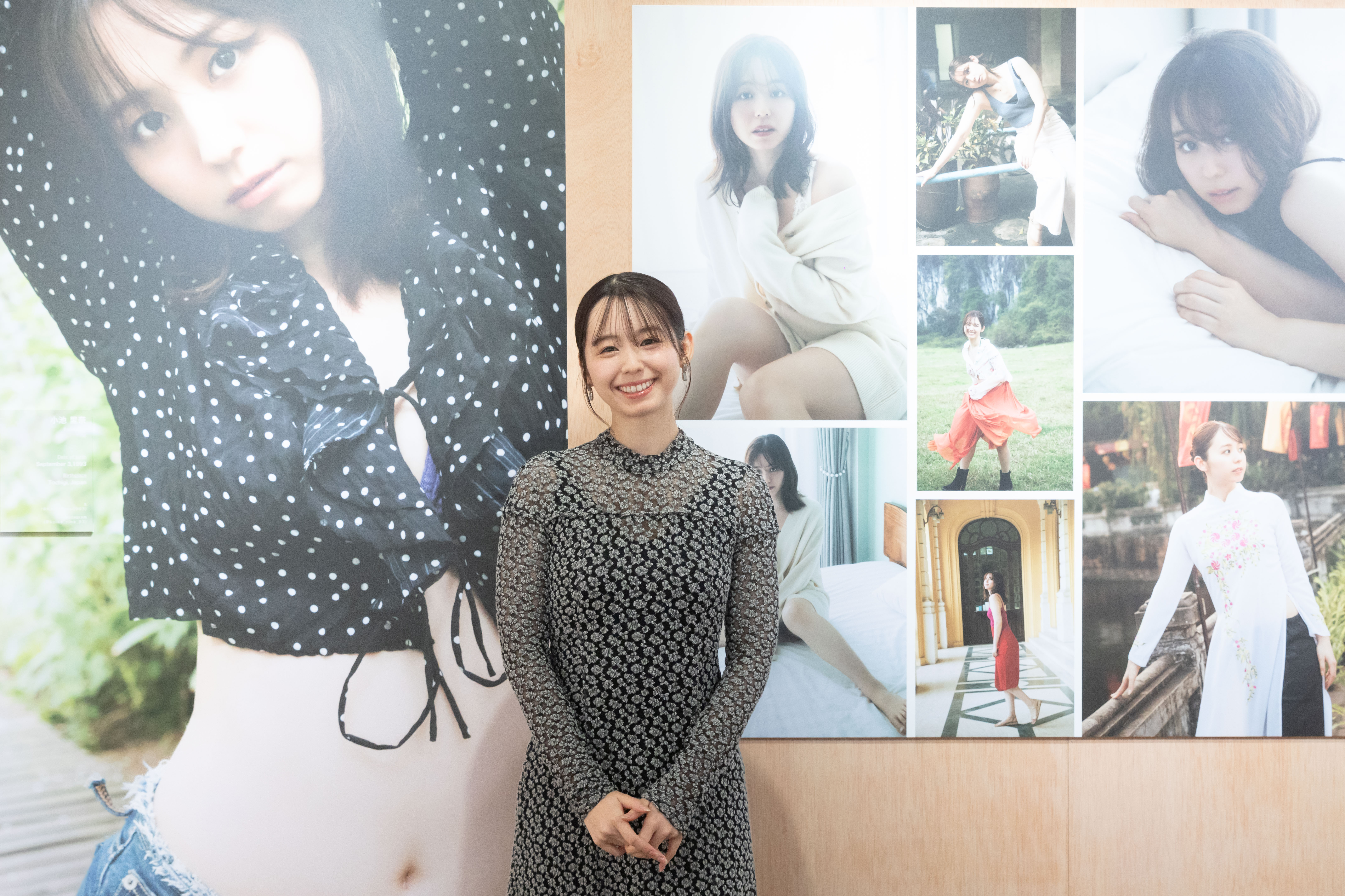 日本寫真偶像小池里奈小時候覺得《FRIDAY》雜誌上的寫真偶像都很漂亮很厲害,當她首次登上《FRIDAY》雜誌封面心情超激動。