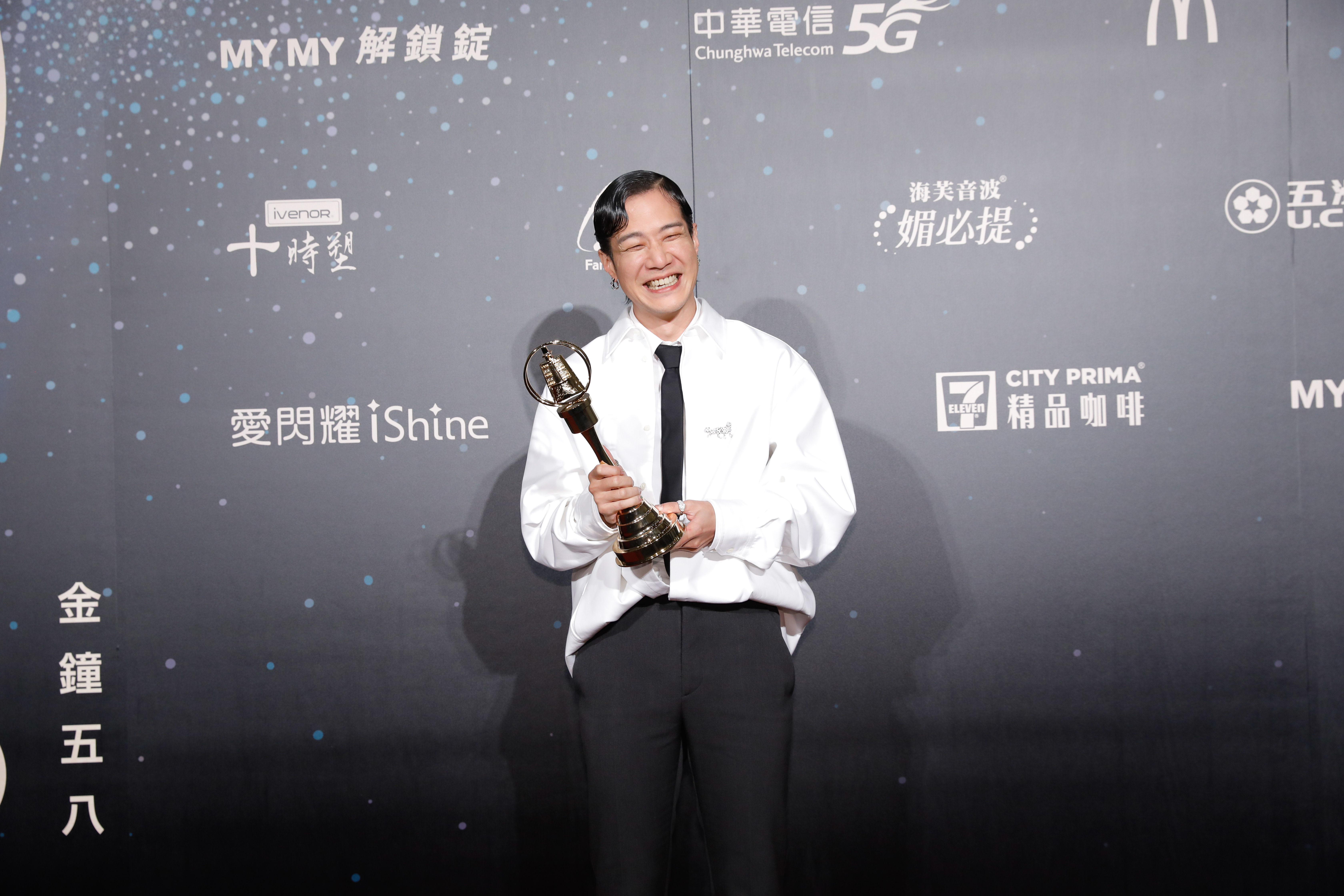 薛仕凌已敲響3座金鐘。