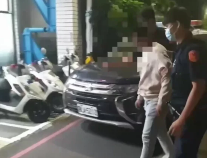 新北21歲謝姓男子持刀砍傷前女友的鄭姓男友，遭移送法辦。（翻攝畫面）