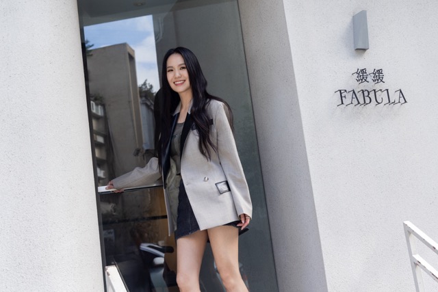 孫盛希投資經營餐酒館「緩緩」，負責品牌形象工作。（緩緩FABULA提供）