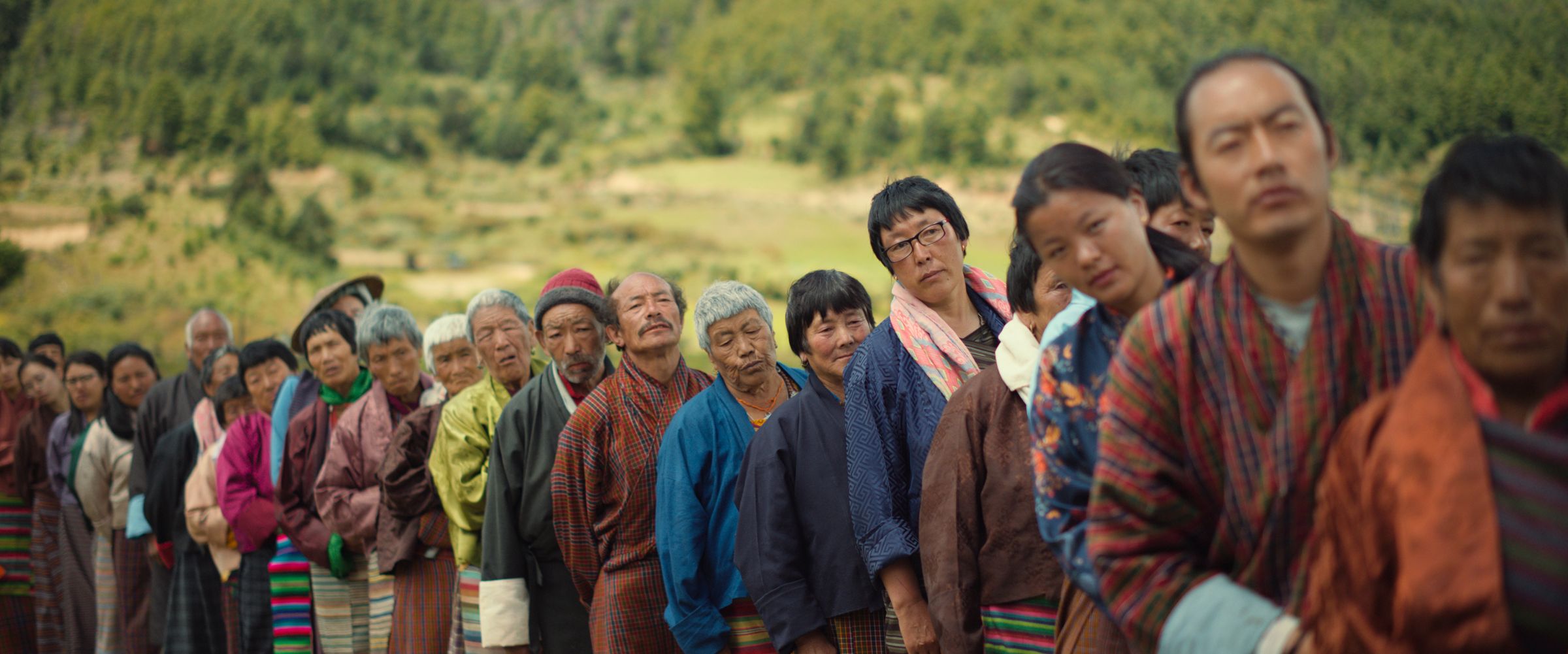 《不丹沒有槍》以真實事件為靈感,呈現國家實現民主化對當地人造成的影響。(海鵬影業提供)