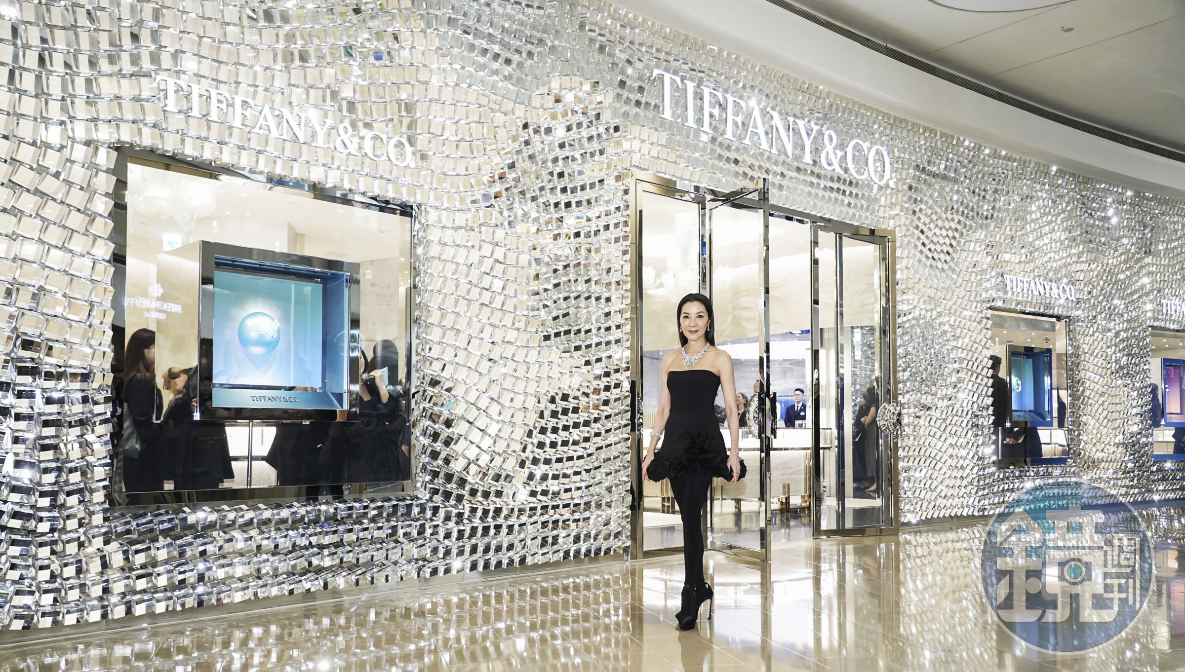 楊紫瓊為Tiffany & Co.蒂芙尼台北101全新旗艦店開幕活動站台,大展親和力。