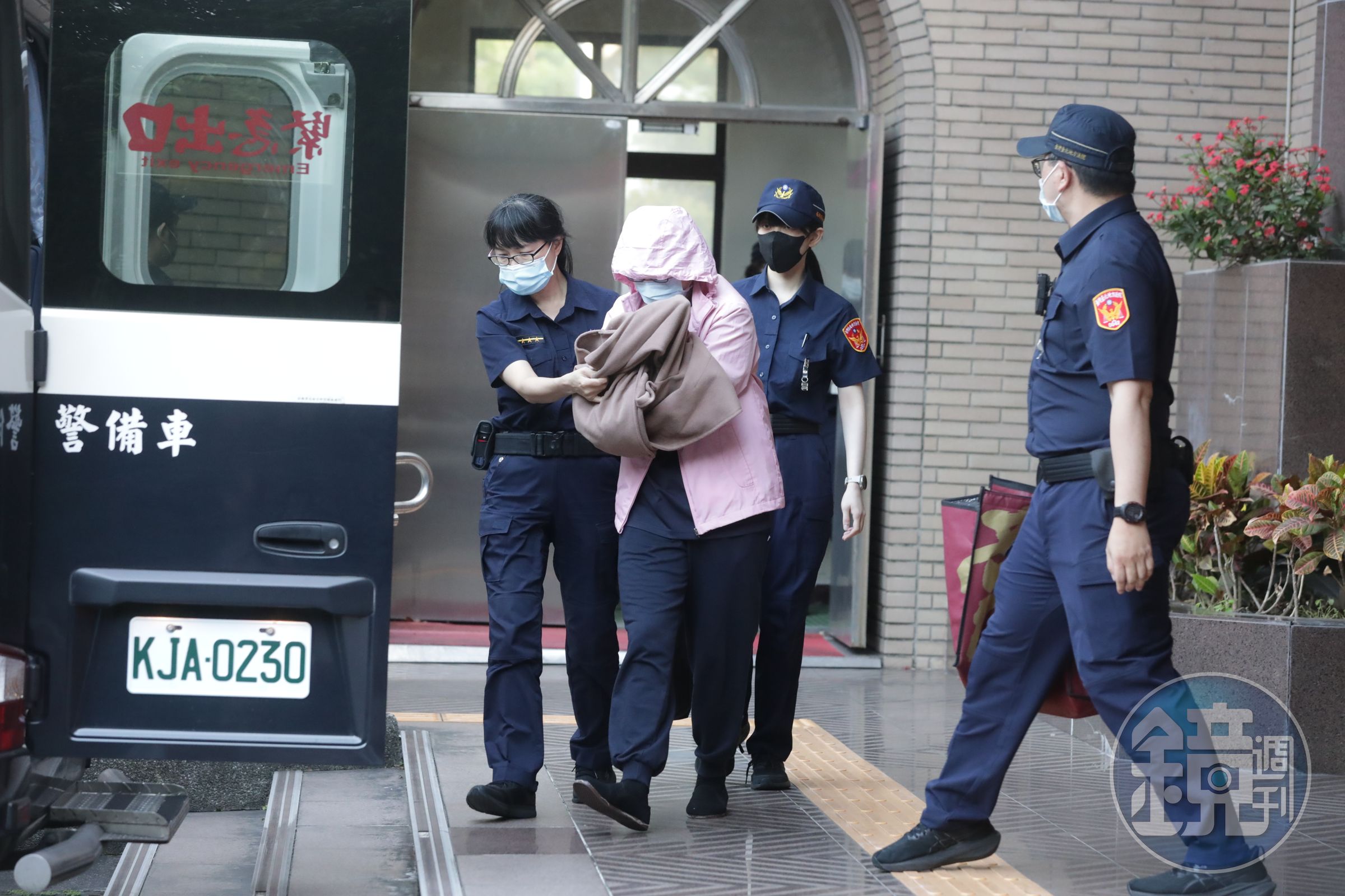 保母劉彩萱涉嫌長期凌虐1歲男童剴剴,今日遭法院判處無期徒刑。(鏡報新聞網提供)