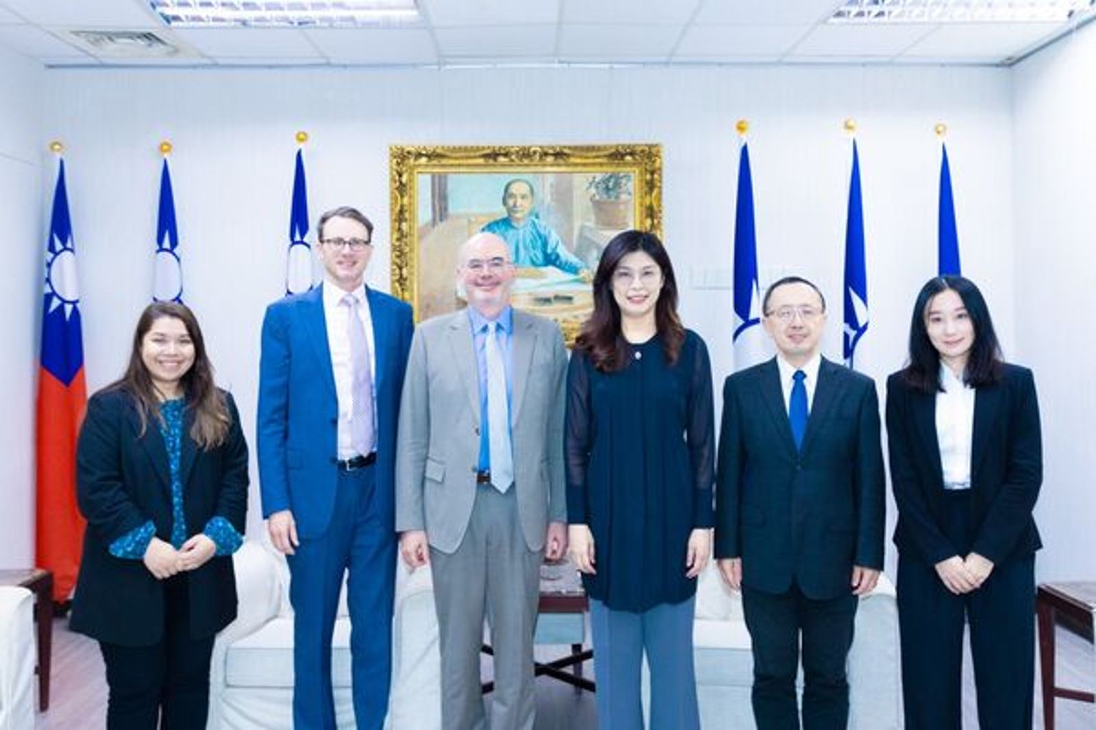 鄭麗文與AIT會談　國民黨曝「谷立言邀未來適當時機訪問華府」