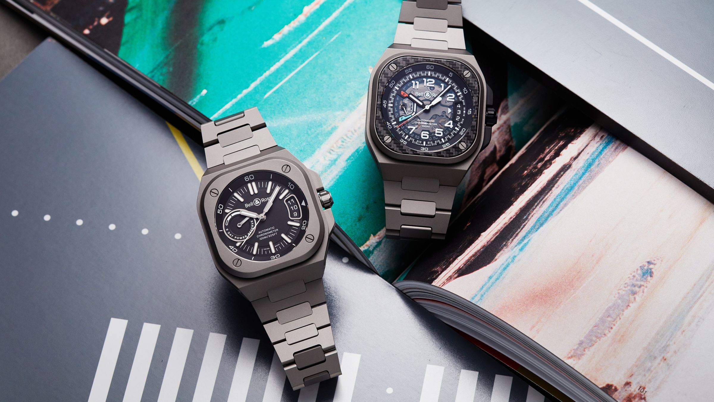 （左）BELL & ROSS BR-X5 Black Titanium｜錶徑41mm／鈦金屬材質／時、分、秒、日期、動力儲存指示／BR-Cal. 323自動上鍊機芯／動力儲存約70小時／定價NT$336,000（右）BELL & ROSS BR-X5 Racing｜錶徑41mm／鈦金屬、碳纖維材質／時、分、秒、日期、動力儲存指示／BR-Cal. 323自動上鍊機芯／動力儲存約70小時／定價NT$403,000（限量500只）