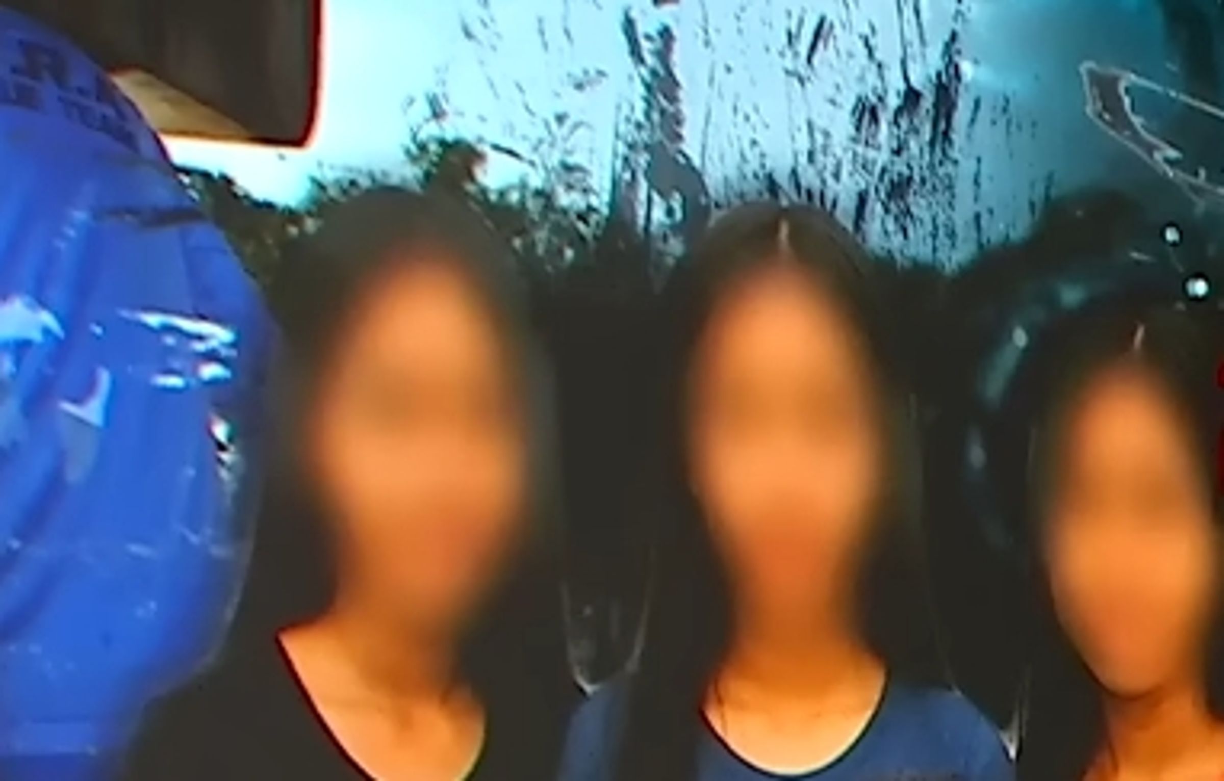泰國3名13歲少女不幸遭急流捲走溺斃河中。(翻攝自YouTube@AMARINTVHD)