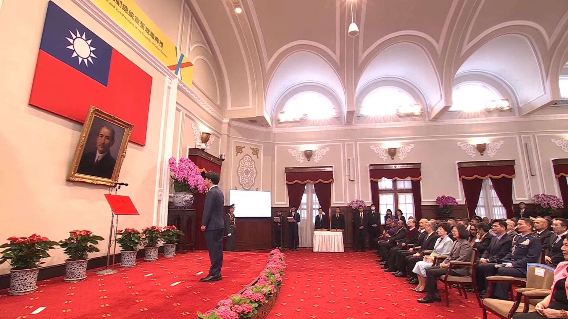 可能是因為太緊張，賴清德在總統就職典禮上接連凸槌。（翻攝自總統府直播）