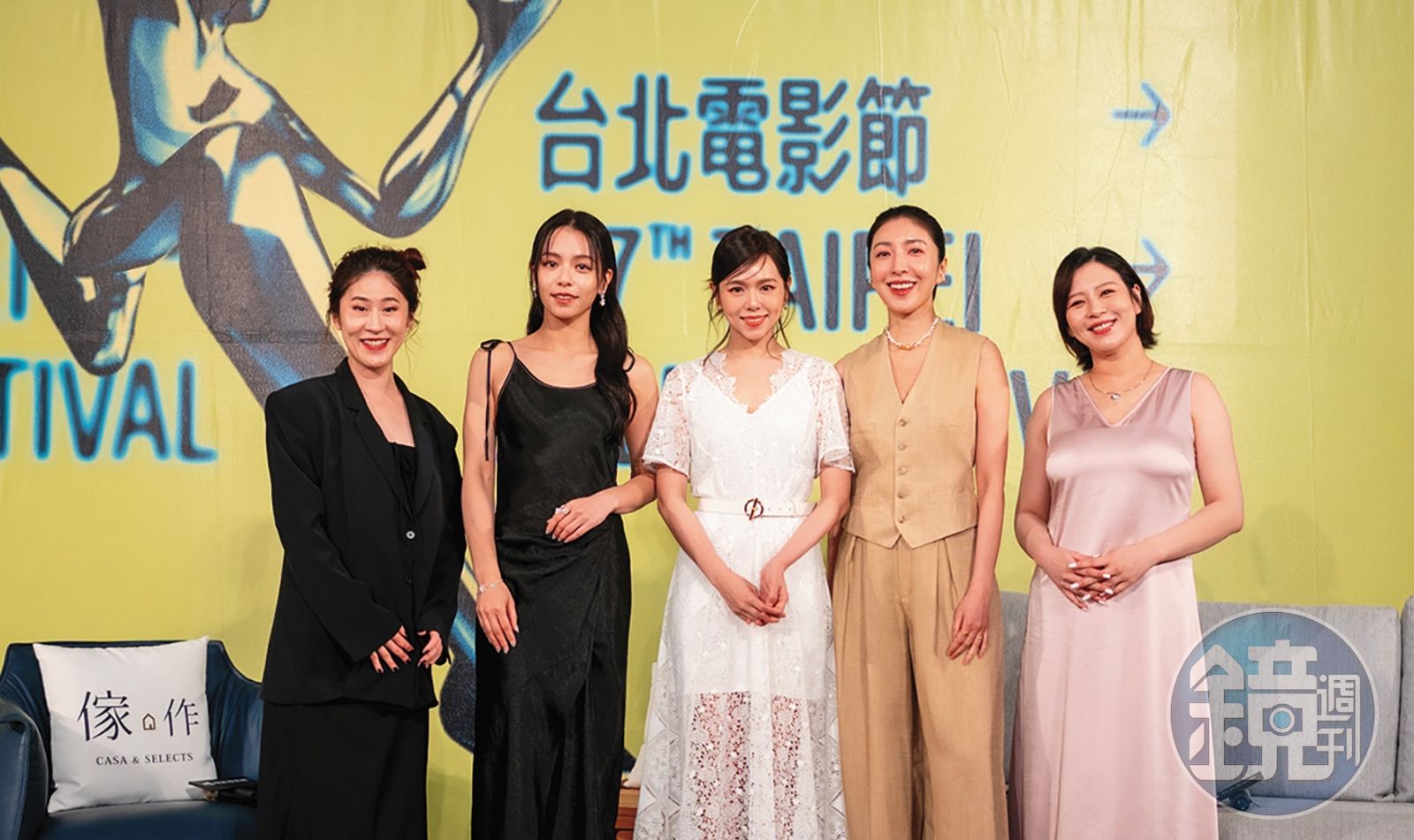 劉品言(右)和連晨翔因戲生情,驚喜宣布已經懷孕,挺肚在台北電影節亮相。(本刊資料照)