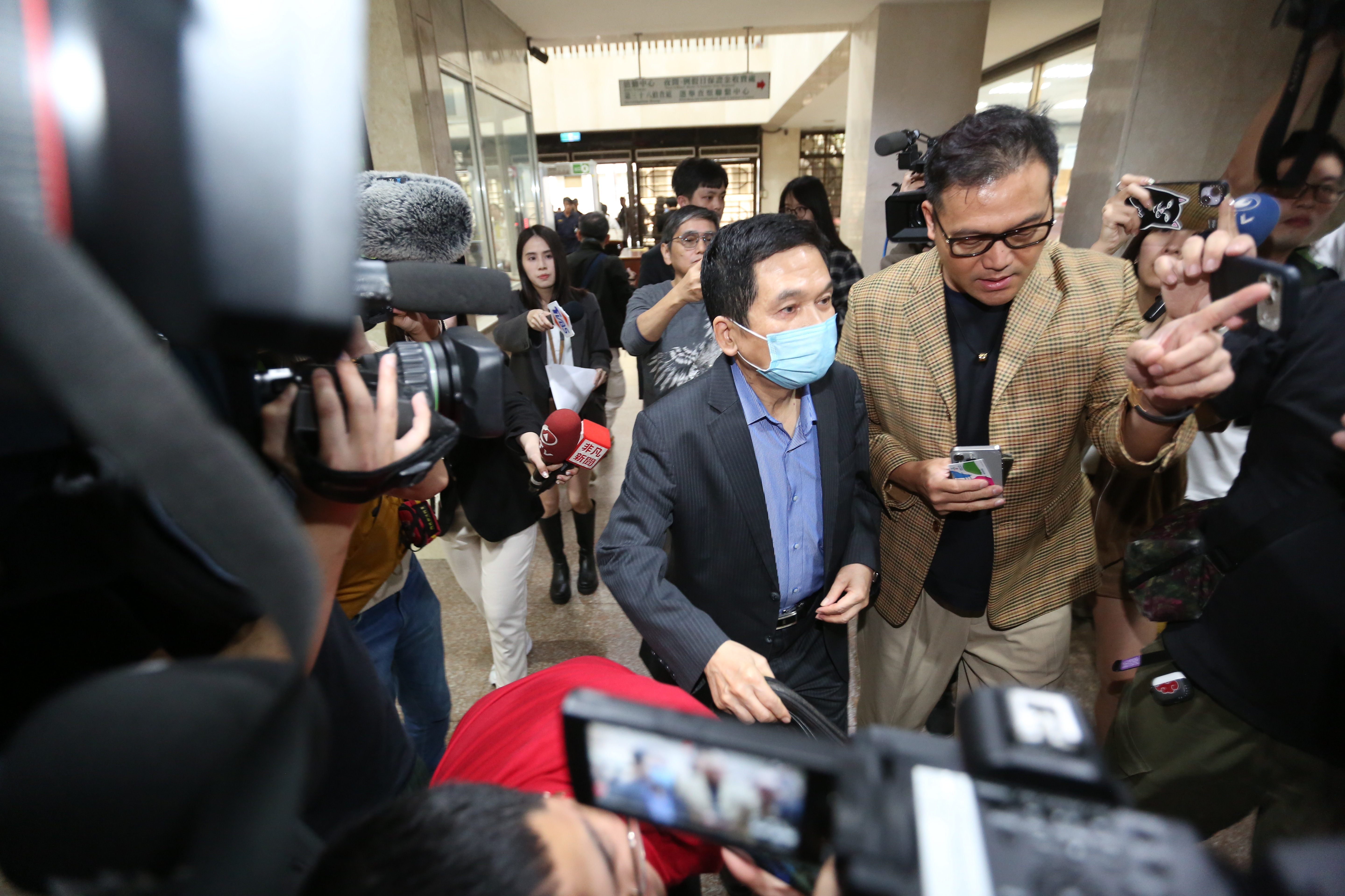 台北地院今天宣判圖利京華城案,黃景茂遭重判6年6月有期徒刑。(鏡報姜永年攝)