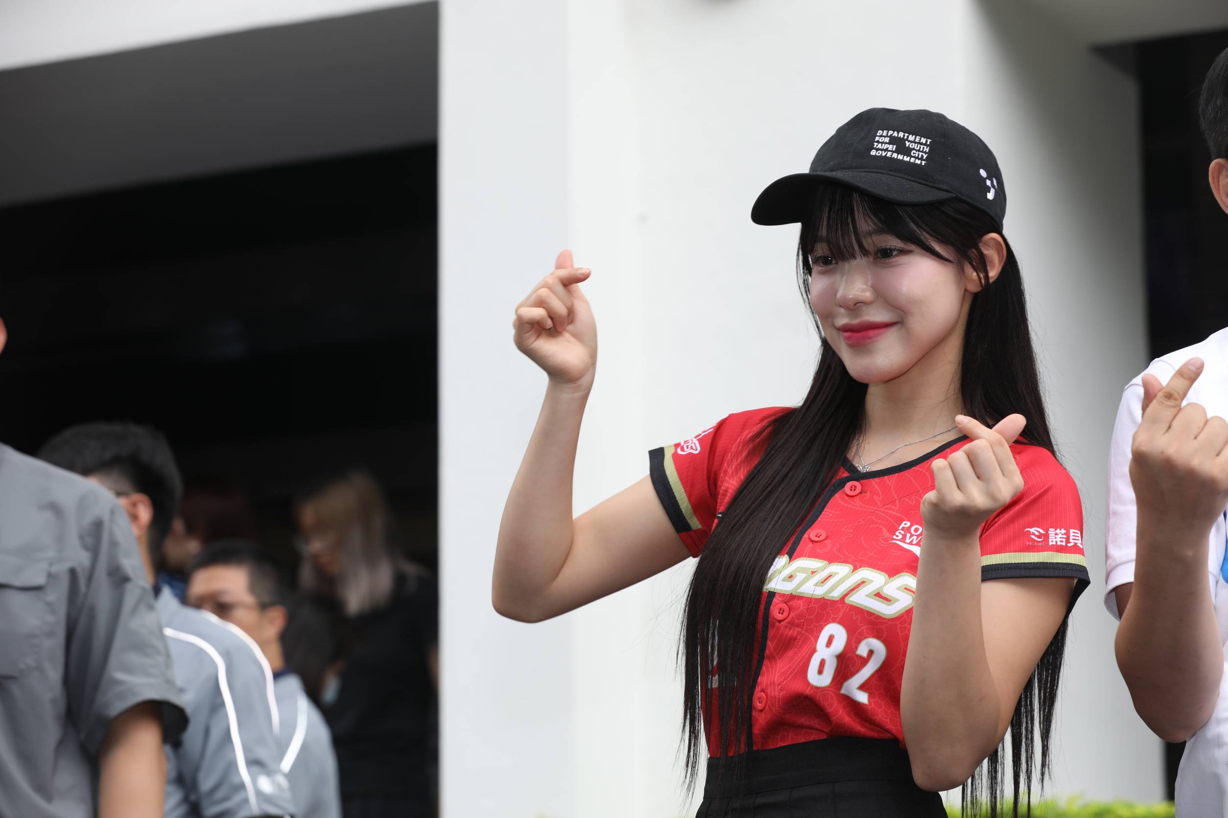 李多慧出席北市青年局揭牌引起騷動。