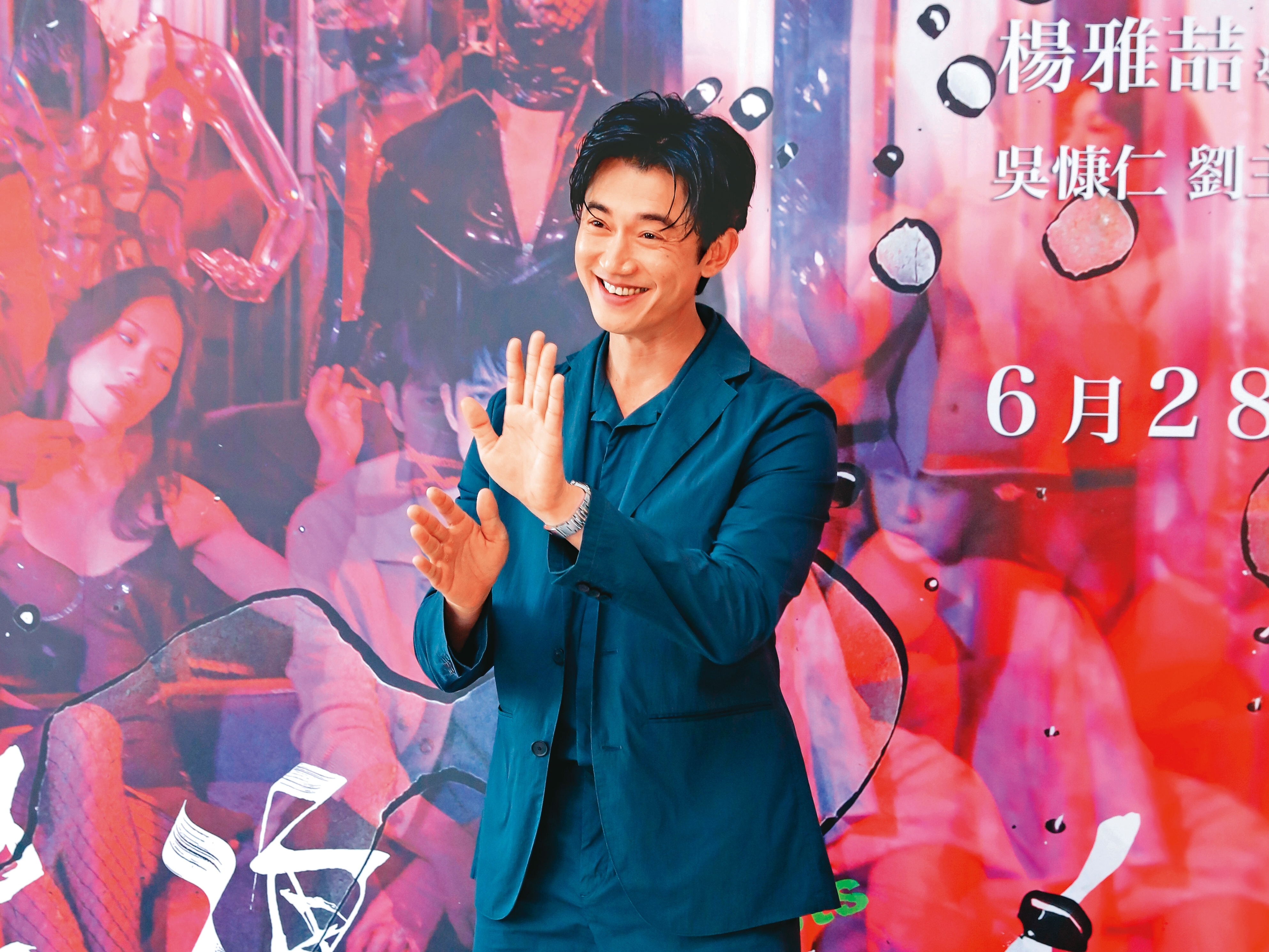 吳慷仁近日低調返台，準備開拍曹瑞原導演新劇《我們的年代—時候》，這也是他去年正式西進後返台拍攝的第一部戲。