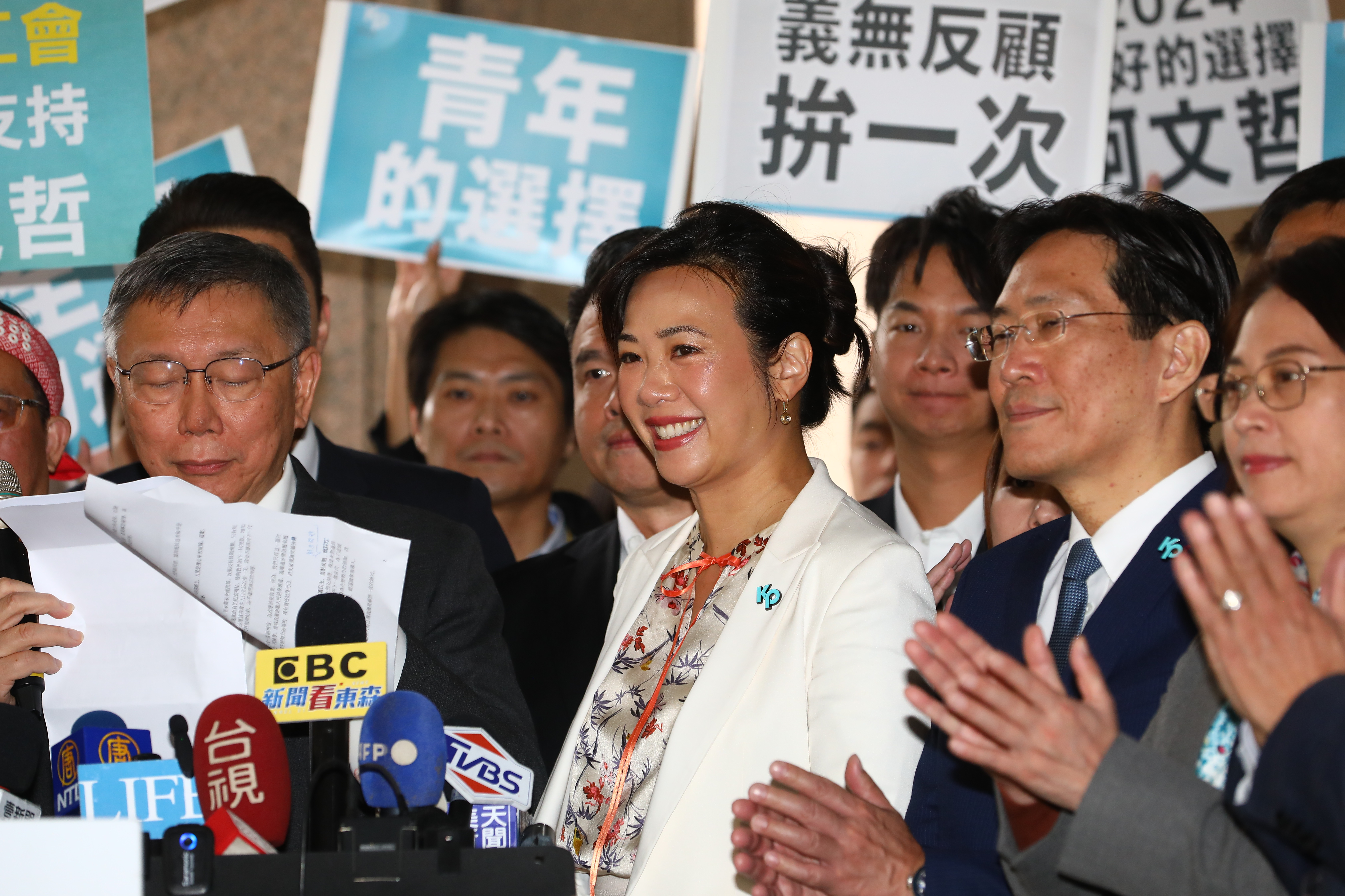 吳欣盈被問「當副手跟家人討論嗎？」，怒回這樣的問題是父權社會、剝削女權。