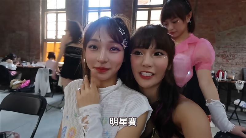 琳妲突襲林襄手機，發現只有一張男性照片。（翻攝自琳妲YT）