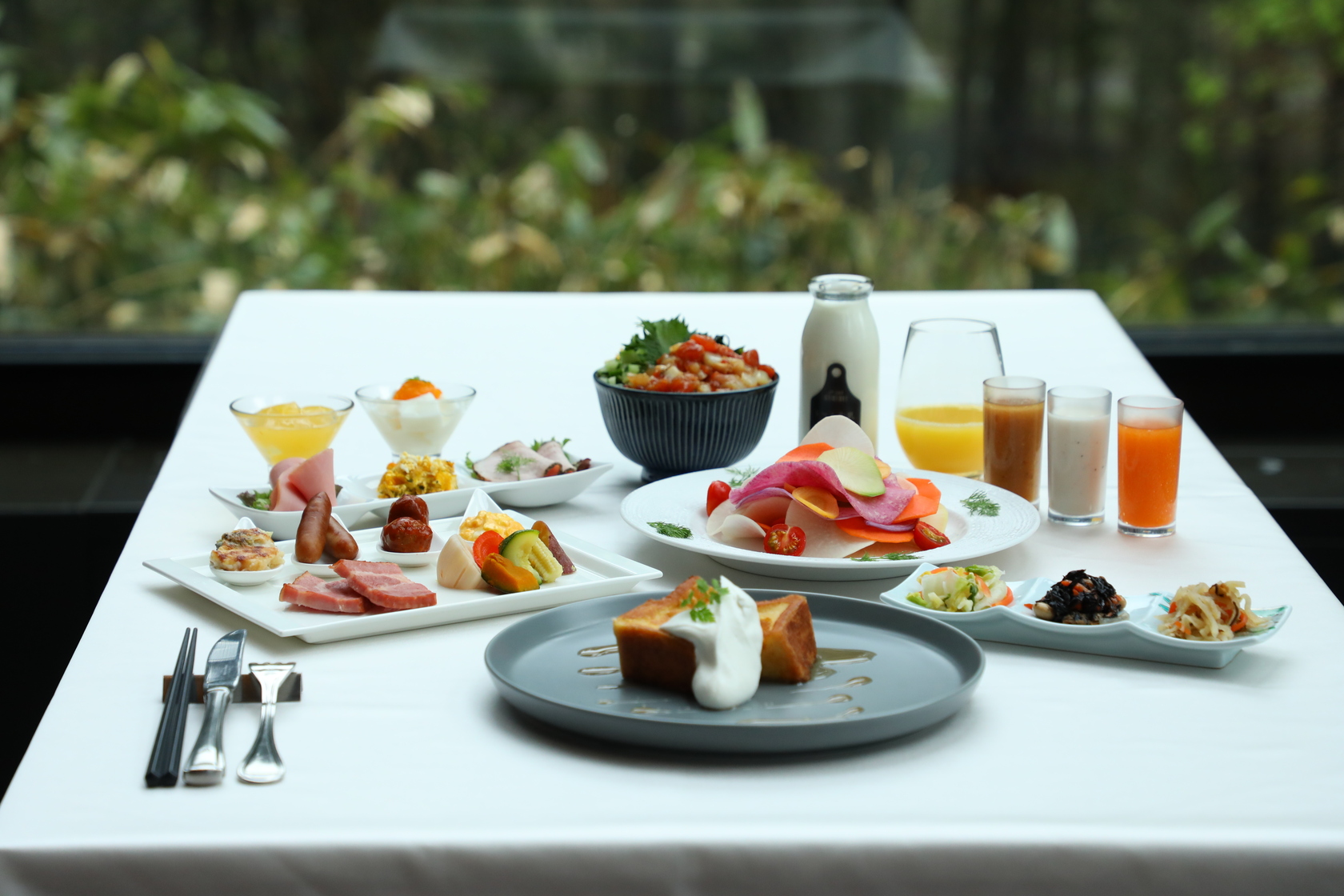 度假村最熱門的自助餐廳「Restaurant Forest Nininupuri」春季早餐有鮭魚飯、法式吐司等多樣選擇。