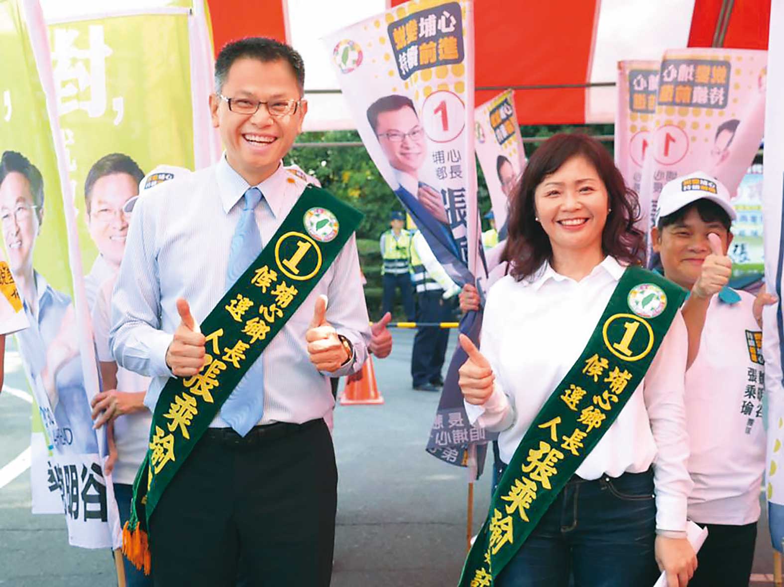 張乘瑜(左)連任鄉長,前妻陳素蘭(右)功不可沒。(翻攝張乘瑜臉書)