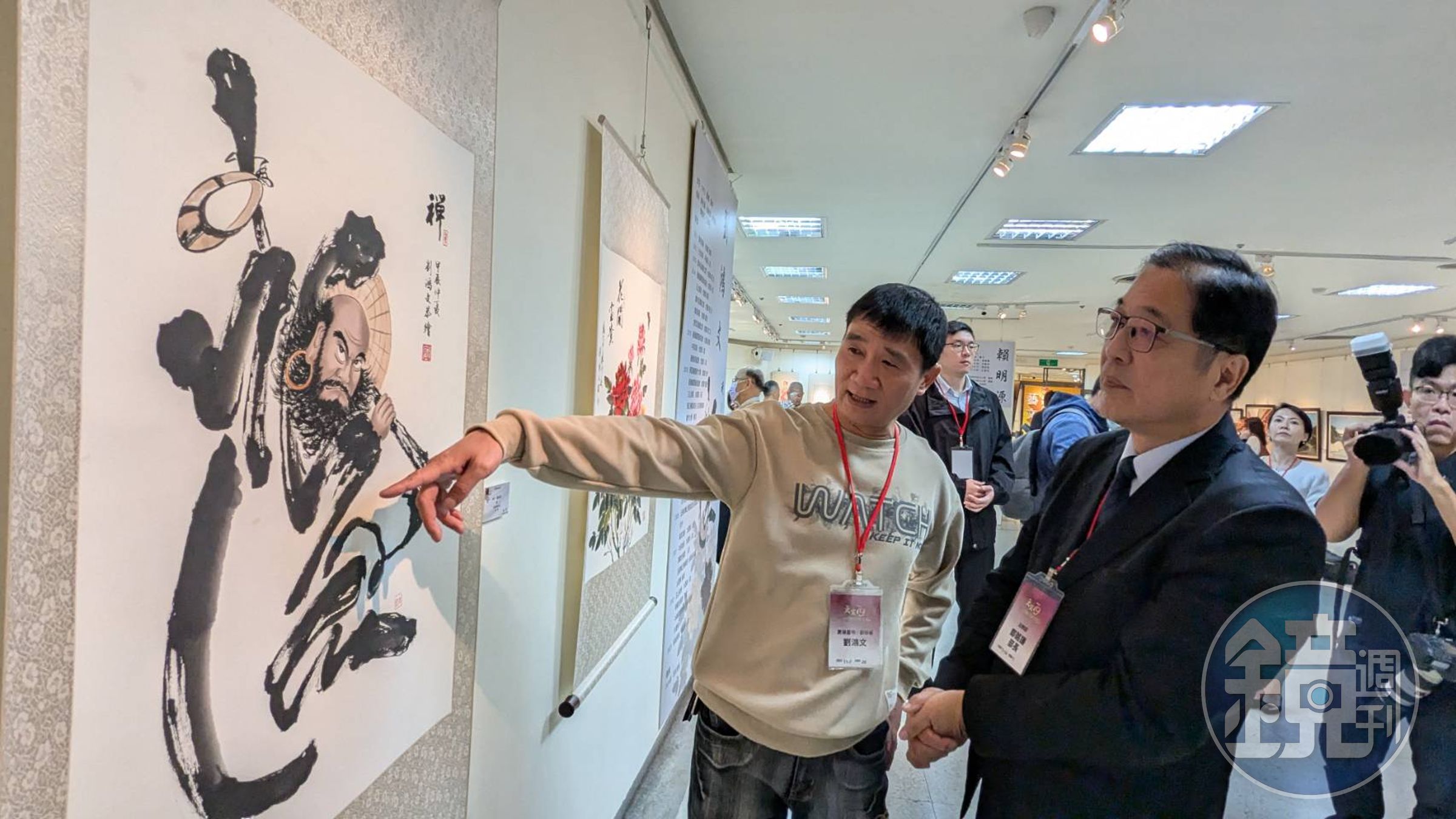 更生藝術家劉鴻文因販賣毒品遭判刑21年入監服刑,但有母愛和妻子的支持,如今在繪畫中找到新生力量。