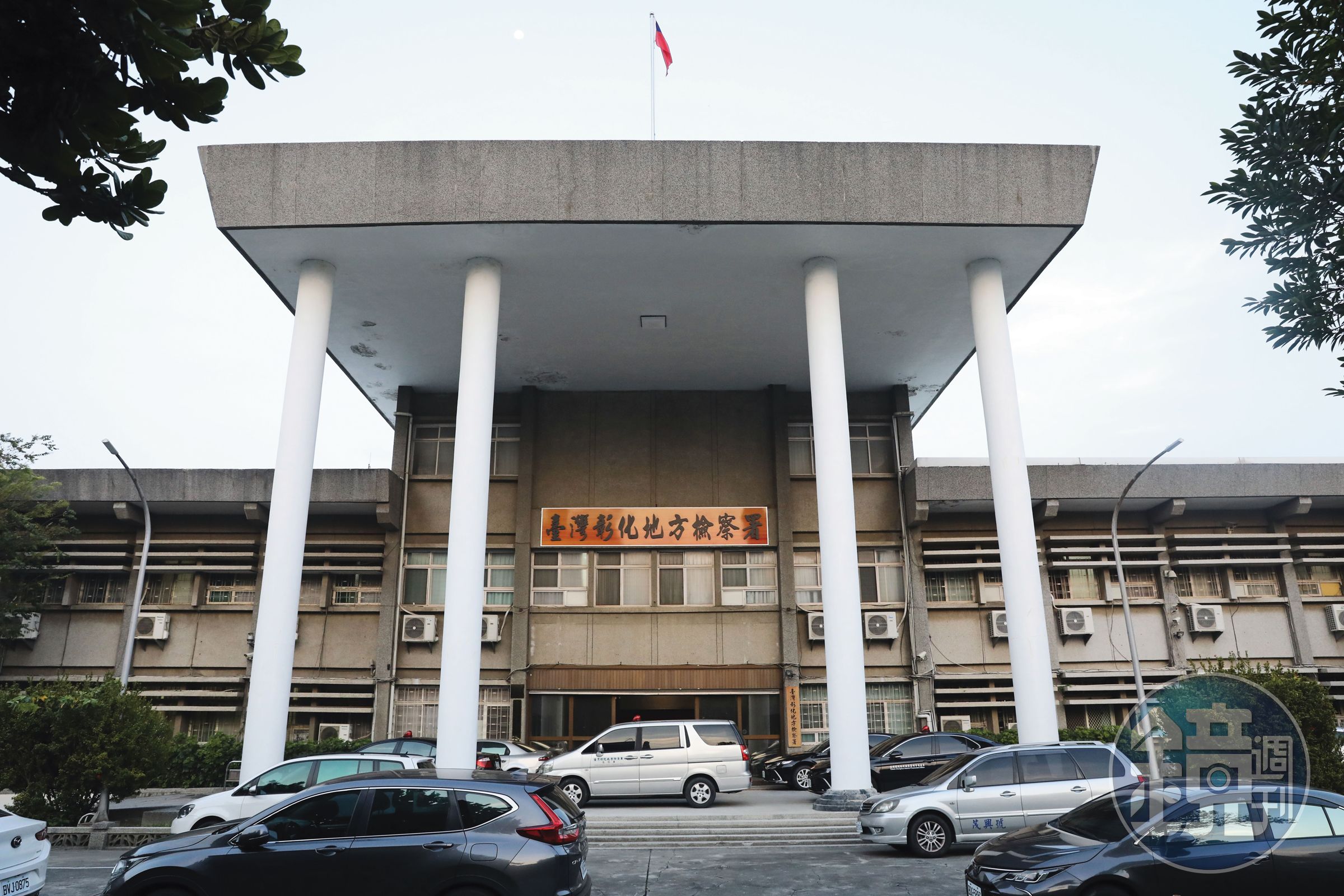 針對塗銷抵押權登記官司，法 院一審目前已裁定由A小姐勝 訴，但陳錦龍等人仍可上訴。